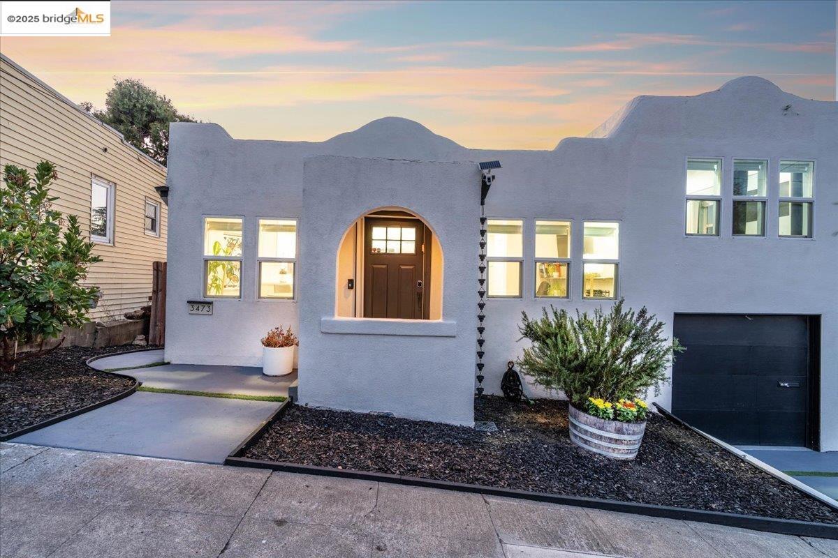 Detail Gallery Image 9 of 60 For 3473 Birdsall Ave, Oakland,  CA 94619 - 2 Beds | 1 Baths