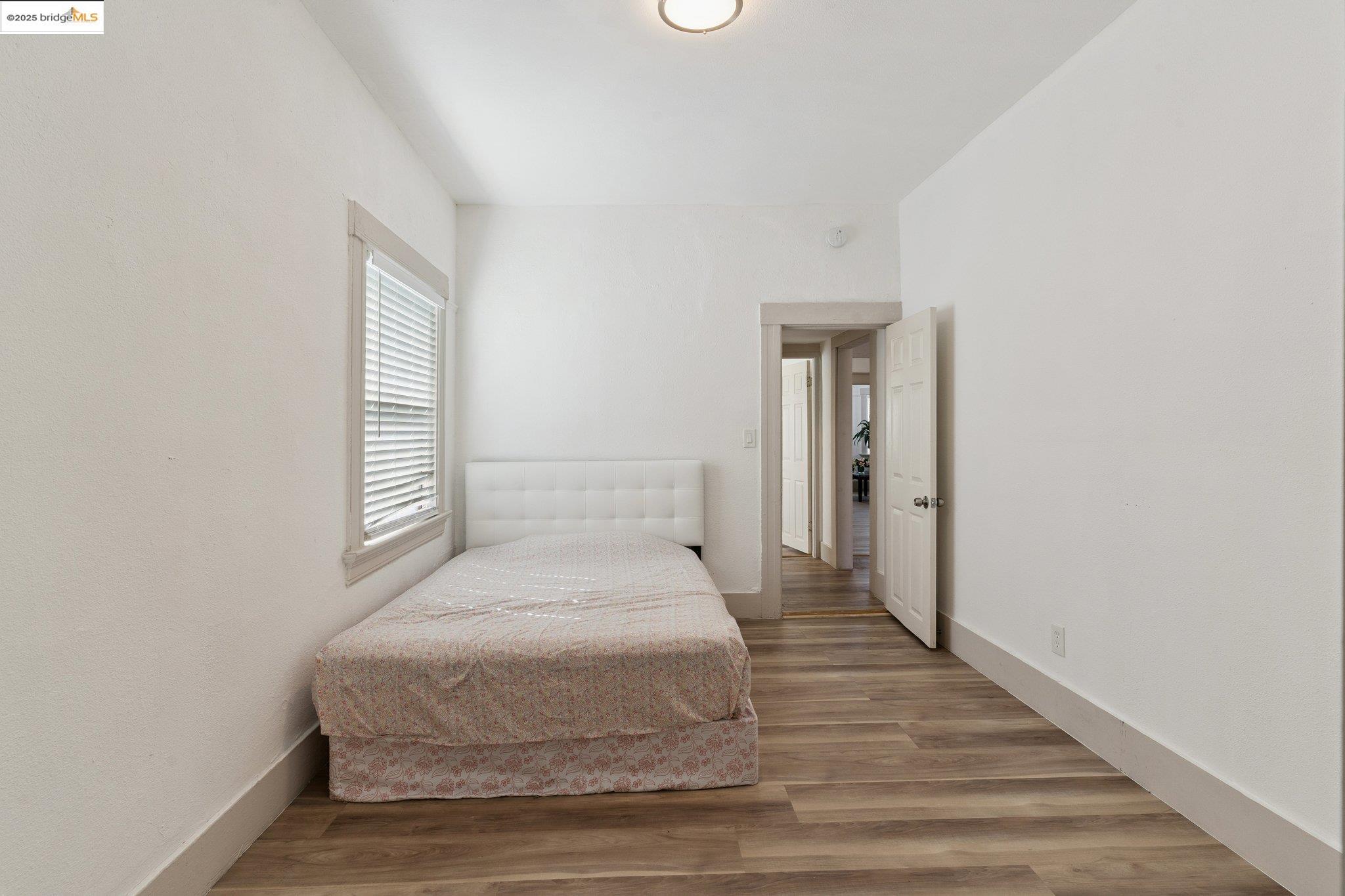 Detail Gallery Image 13 of 25 For 2322 E 21st St, Oakland,  CA 94601 - 3 Beds | 2/1 Baths