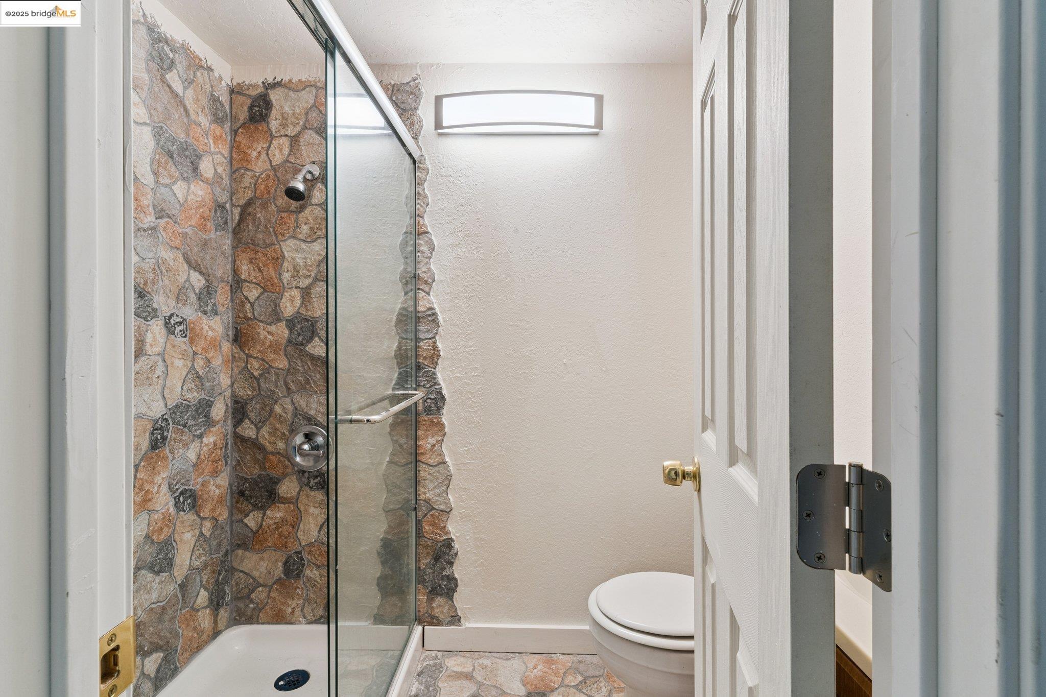Detail Gallery Image 19 of 25 For 2322 E 21st St, Oakland,  CA 94601 - 3 Beds | 2/1 Baths