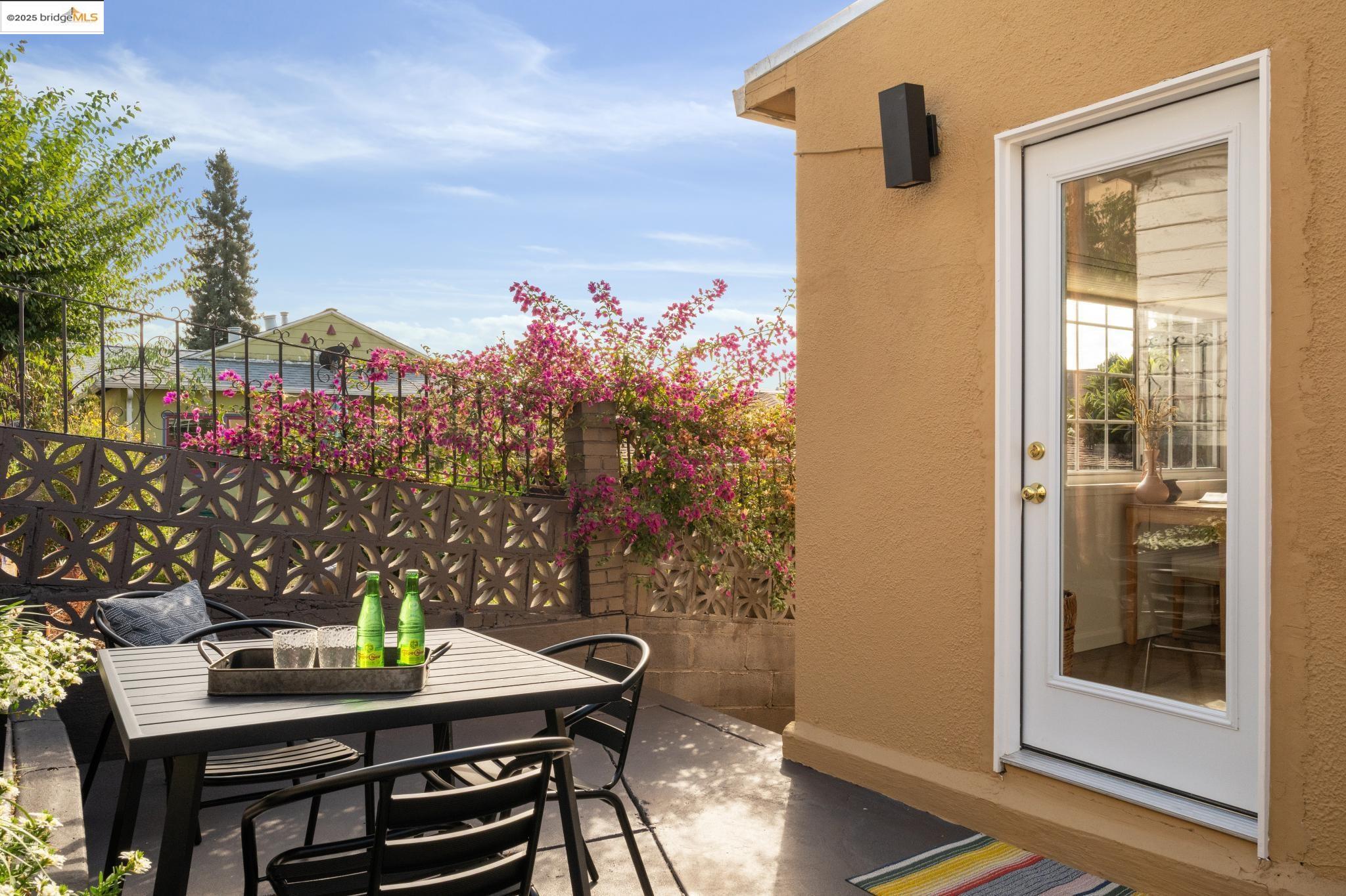 Detail Gallery Image 31 of 32 For 2937 Bona, Oakland,  CA 94601-2709 - 2 Beds | 1 Baths