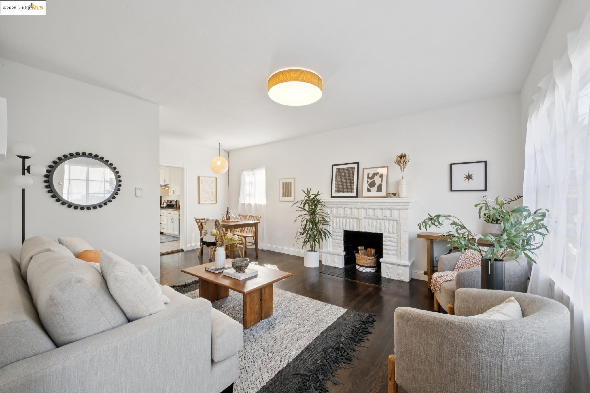 Detail Gallery Image 6 of 32 For 2937 Bona, Oakland,  CA 94601-2709 - 2 Beds | 1 Baths