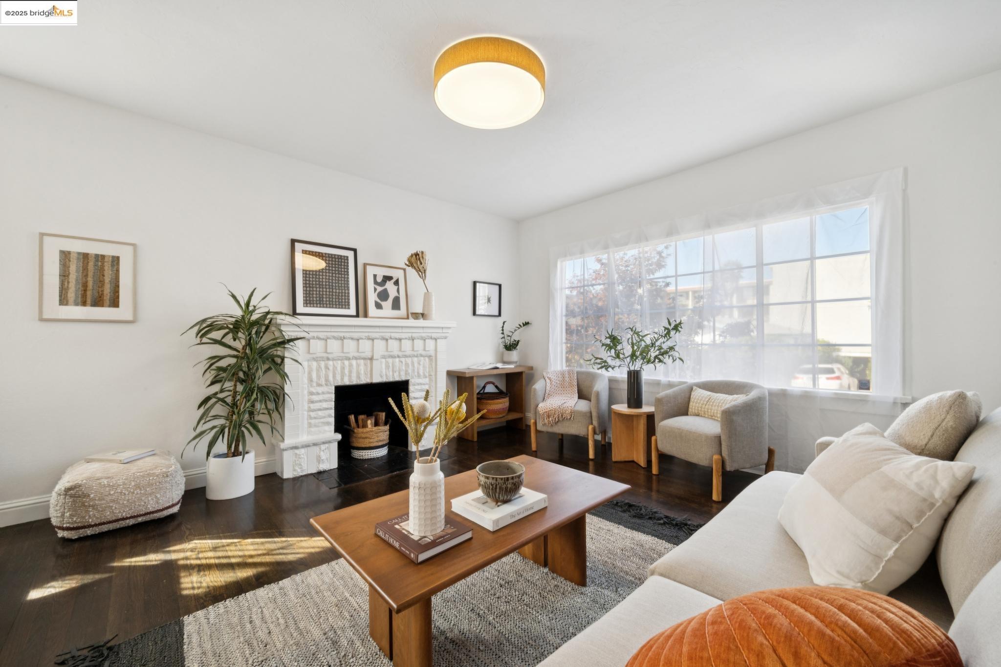 Detail Gallery Image 8 of 32 For 2937 Bona, Oakland,  CA 94601-2709 - 2 Beds | 1 Baths