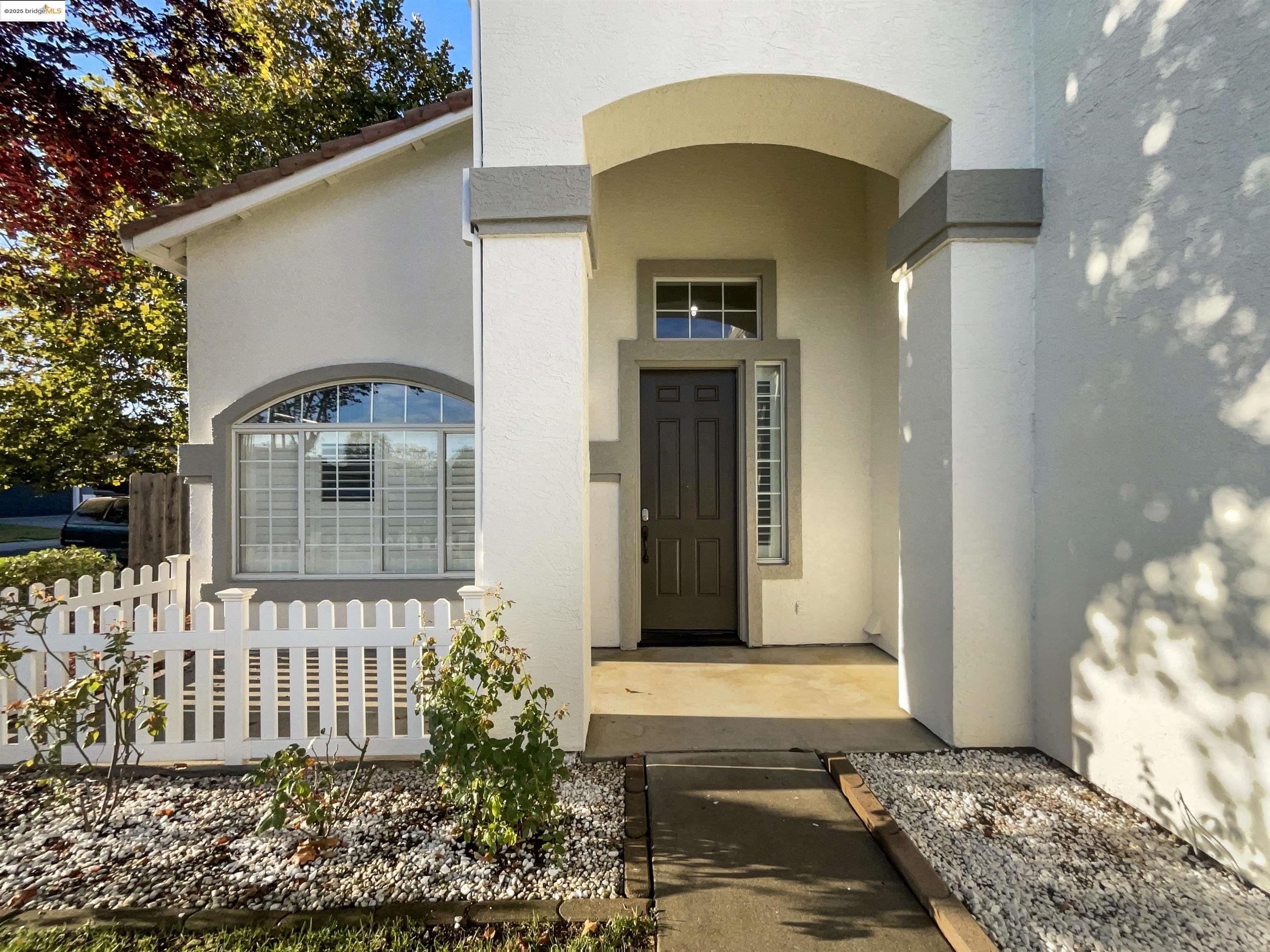 Detail Gallery Image 12 of 50 For 1805 Derby Dr, Dixon,  CA 95620 - 5 Beds | 3 Baths