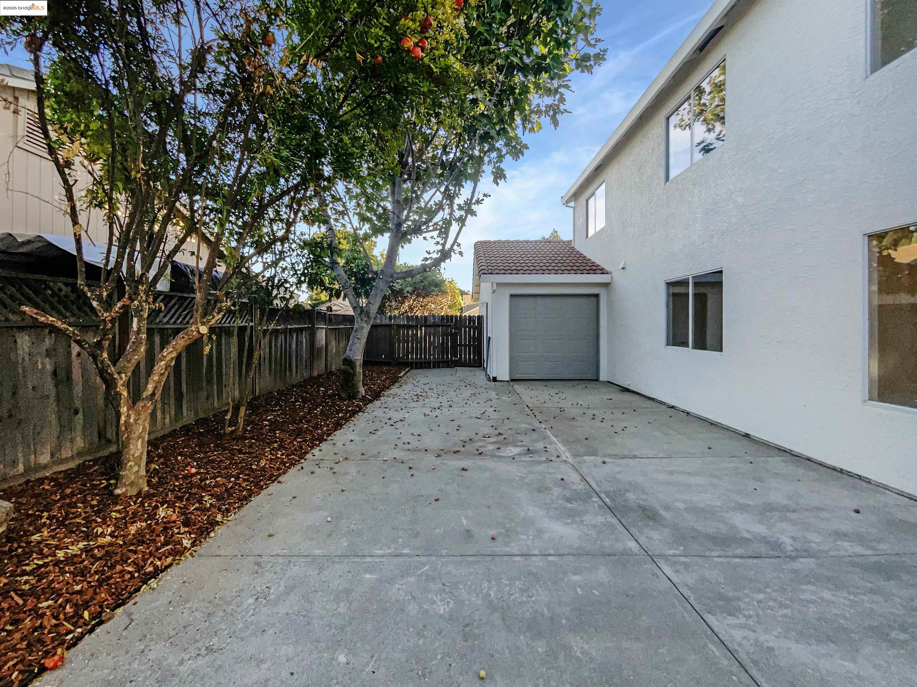 Detail Gallery Image 15 of 50 For 1805 Derby Dr, Dixon,  CA 95620 - 5 Beds | 3 Baths
