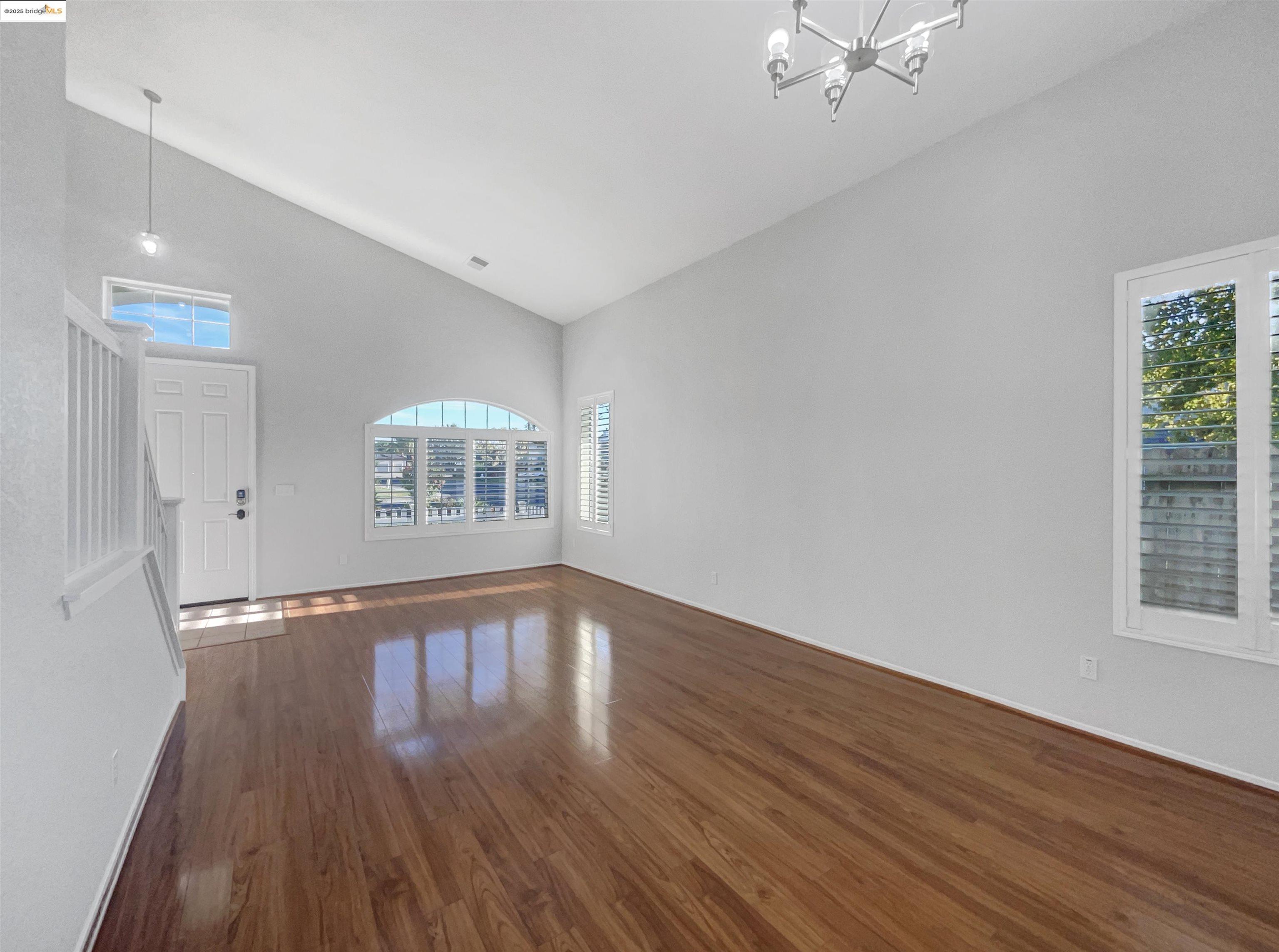 Detail Gallery Image 3 of 50 For 1805 Derby Dr, Dixon,  CA 95620 - 5 Beds | 3 Baths