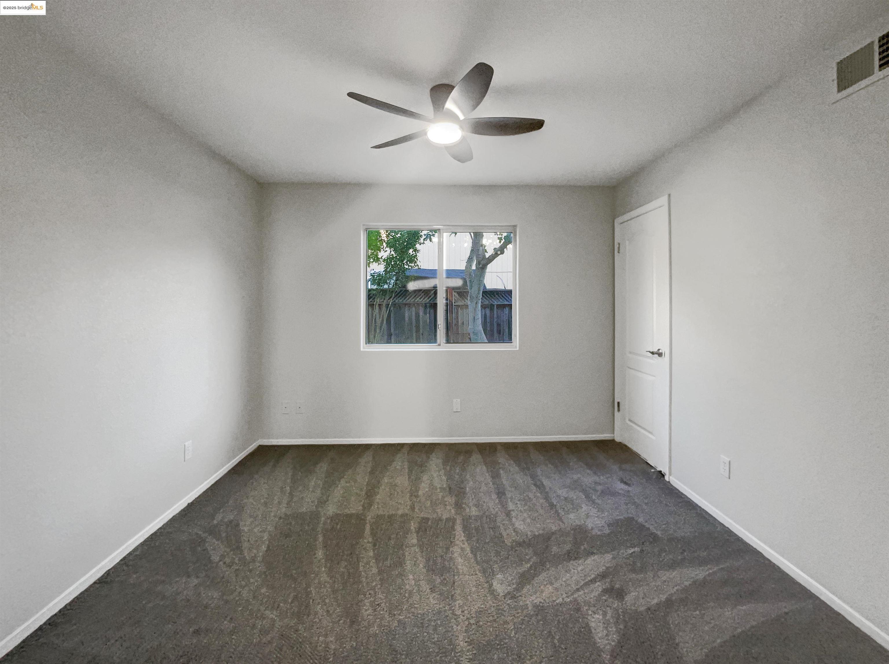 Detail Gallery Image 5 of 50 For 1805 Derby Dr, Dixon,  CA 95620 - 5 Beds | 3 Baths