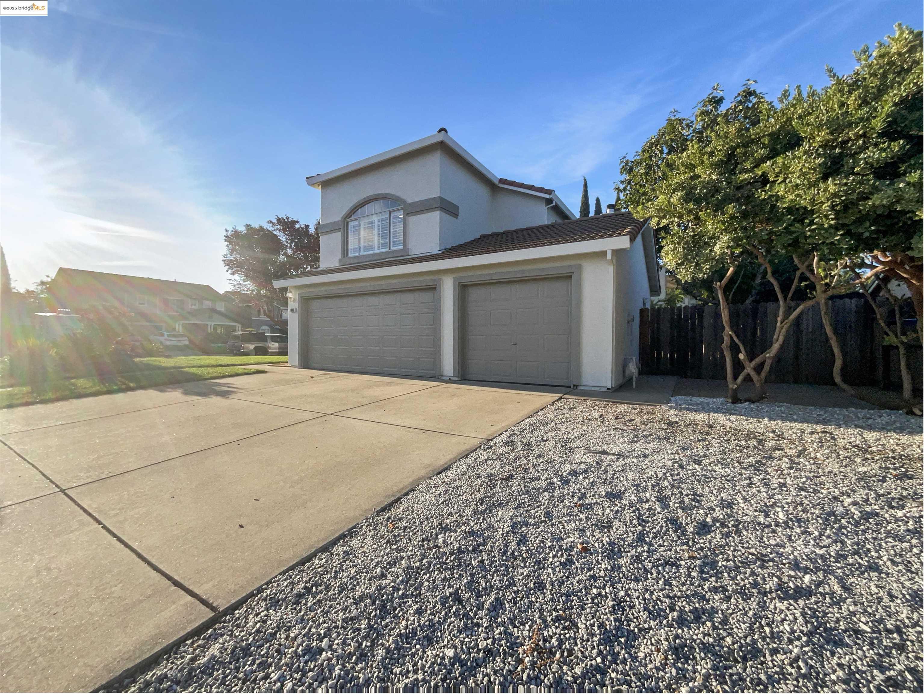 Detail Gallery Image 10 of 50 For 1805 Derby Dr, Dixon,  CA 95620 - 5 Beds | 3 Baths