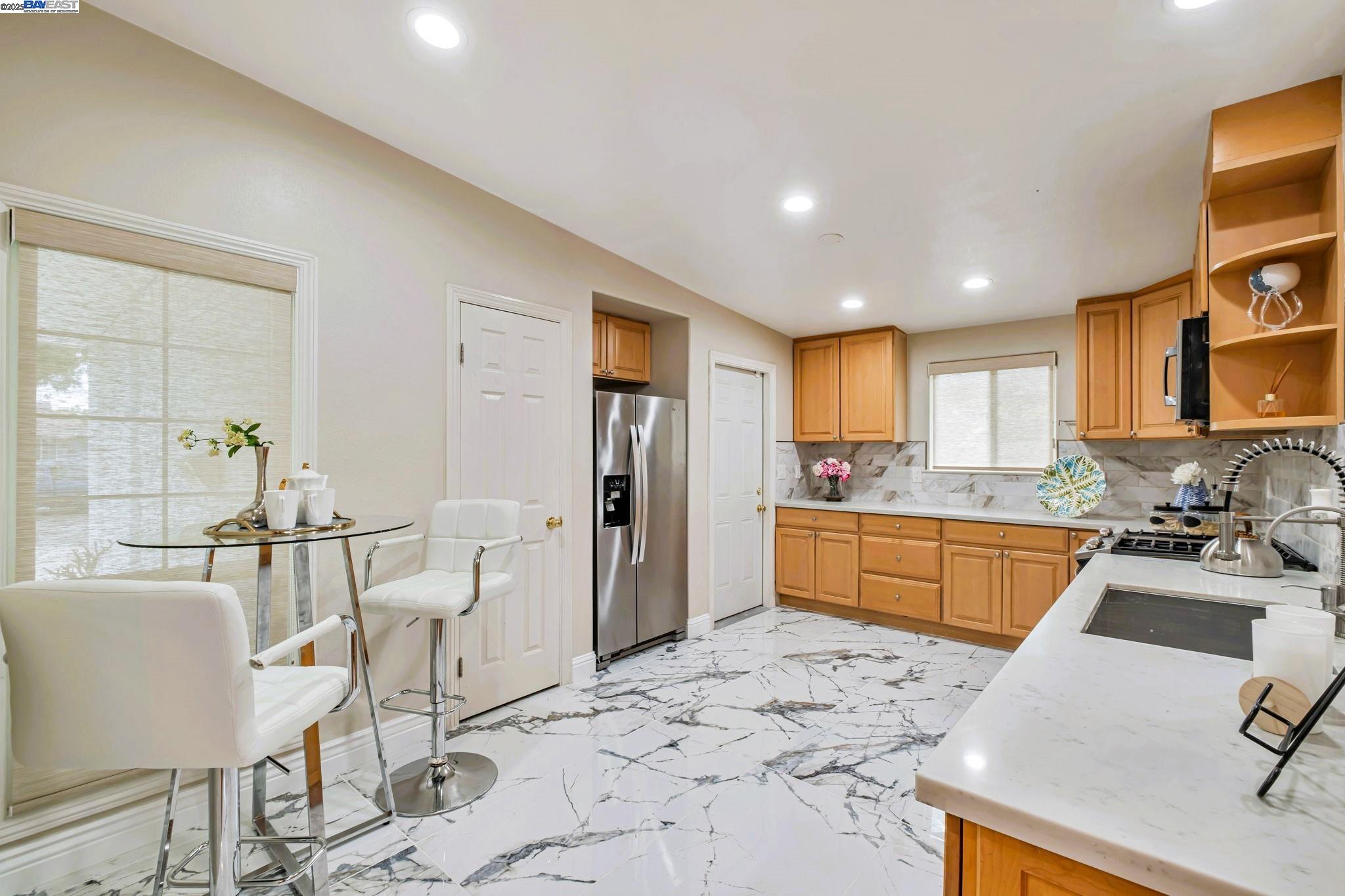 Detail Gallery Image 5 of 40 For 3757 Savannah Rd, Fremont,  CA 94538 - 4 Beds | 3 Baths