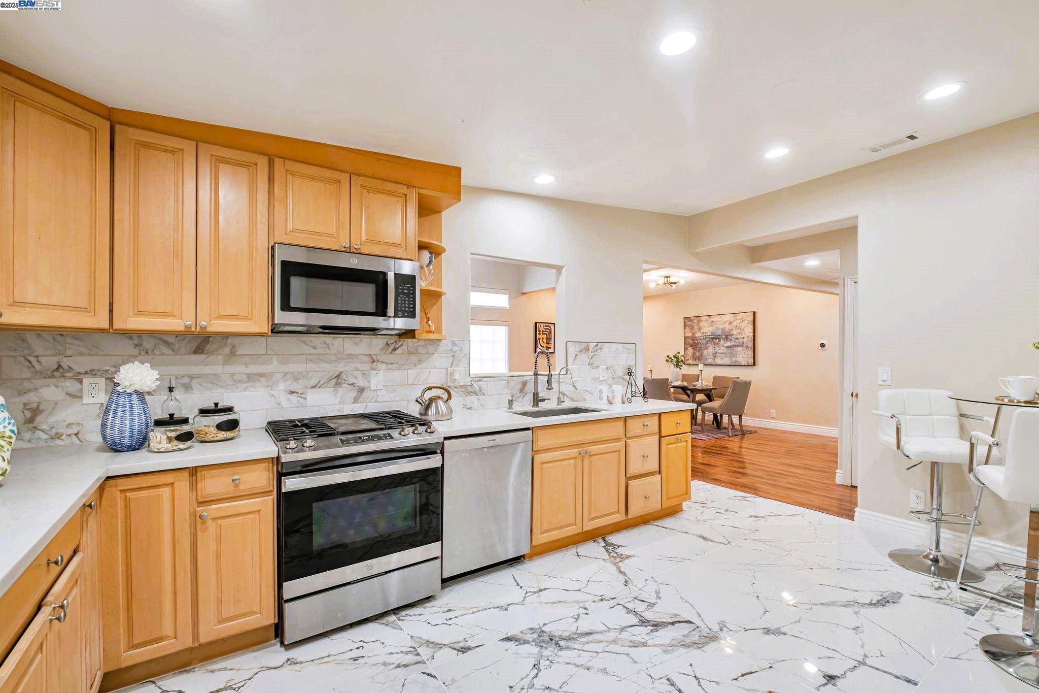 Detail Gallery Image 7 of 40 For 3757 Savannah Rd, Fremont,  CA 94538 - 4 Beds | 3 Baths