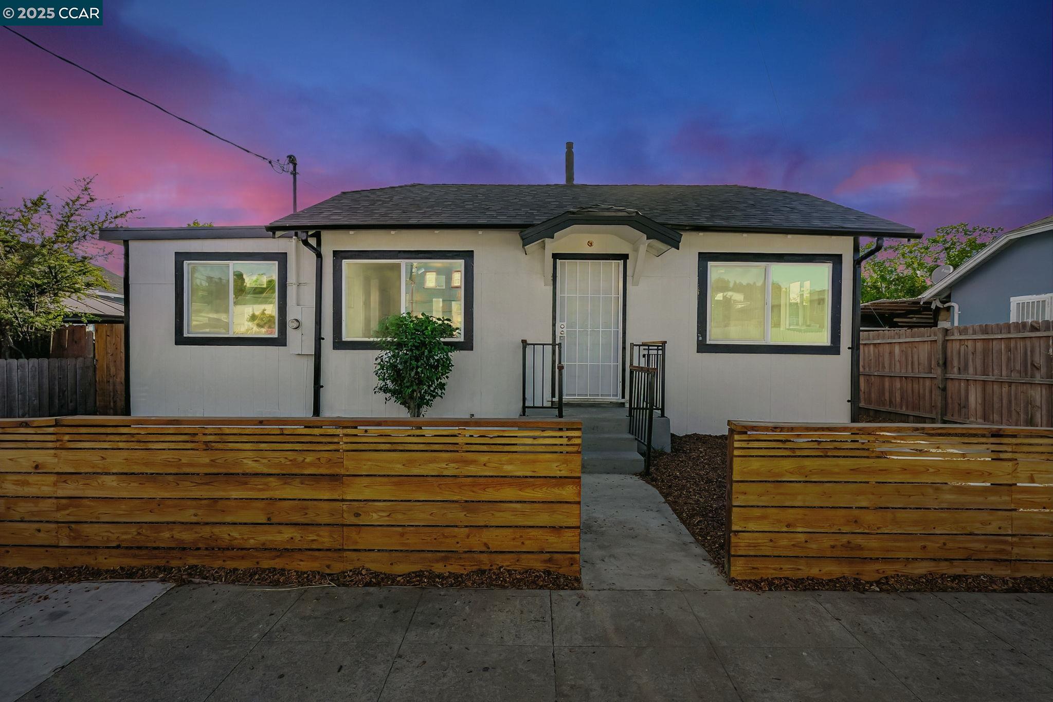 Front Image Thumbnail for CC41111981