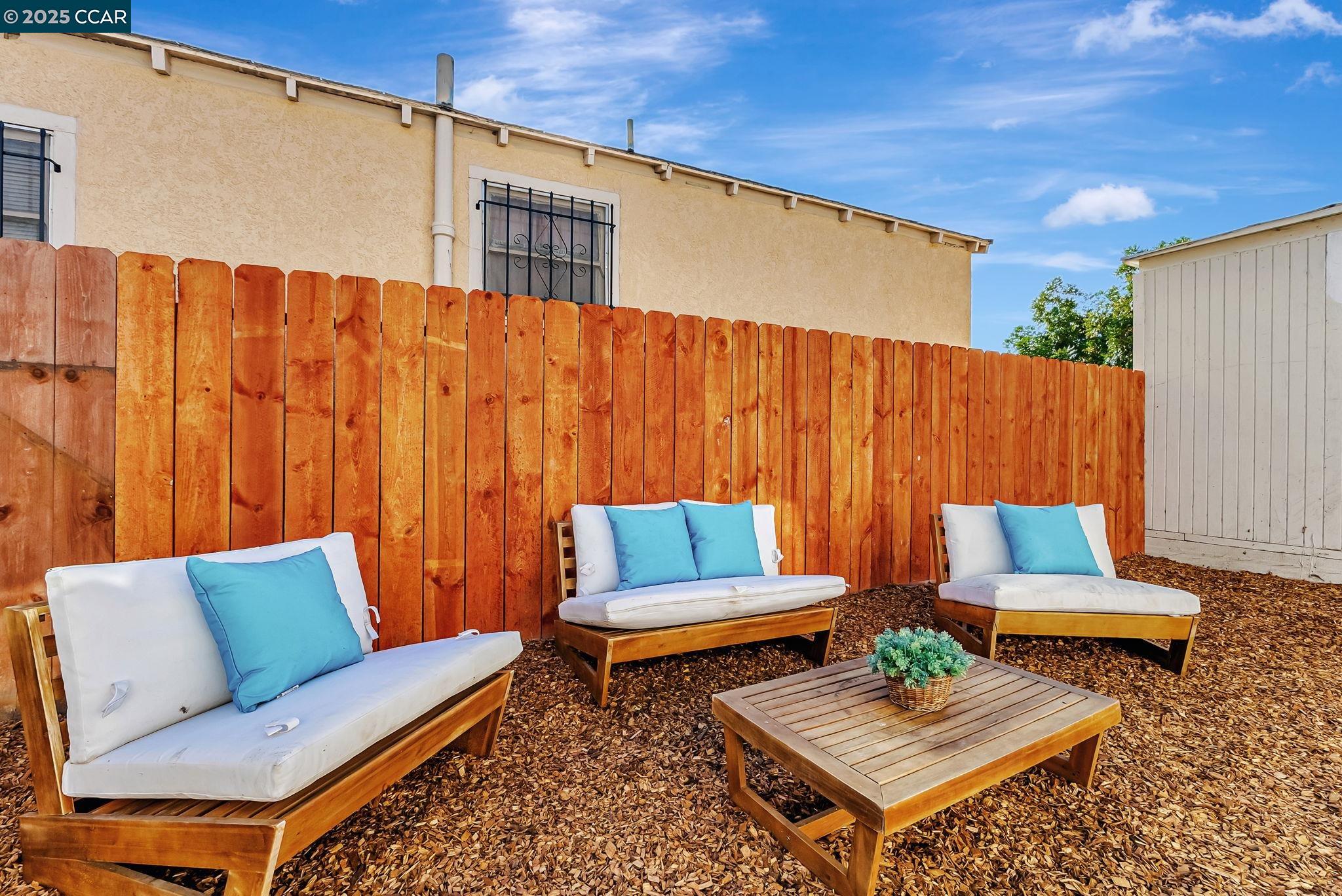 Detail Gallery Image 15 of 15 For 9525 Peach St, Oakland,  CA 94603 - 2 Beds | 2 Baths