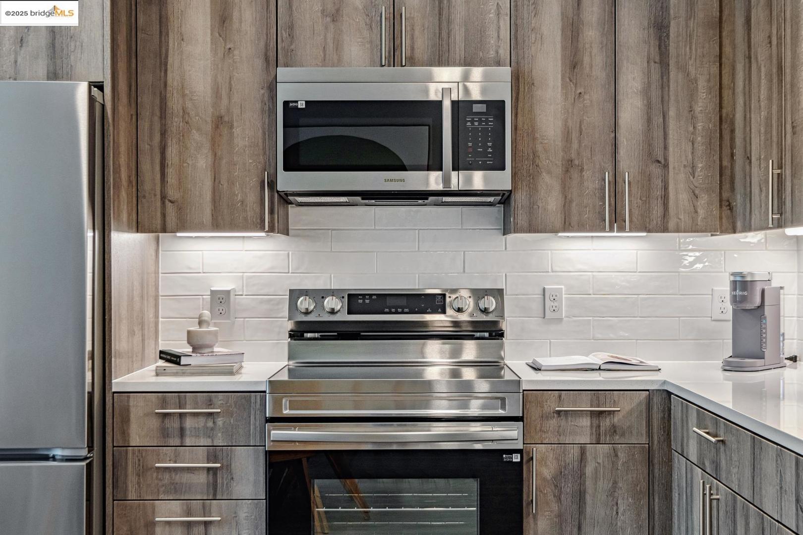Detail Gallery Image 9 of 28 For 2400 Adeline St #303,  Oakland,  CA 94607 - 1 Beds | 1 Baths