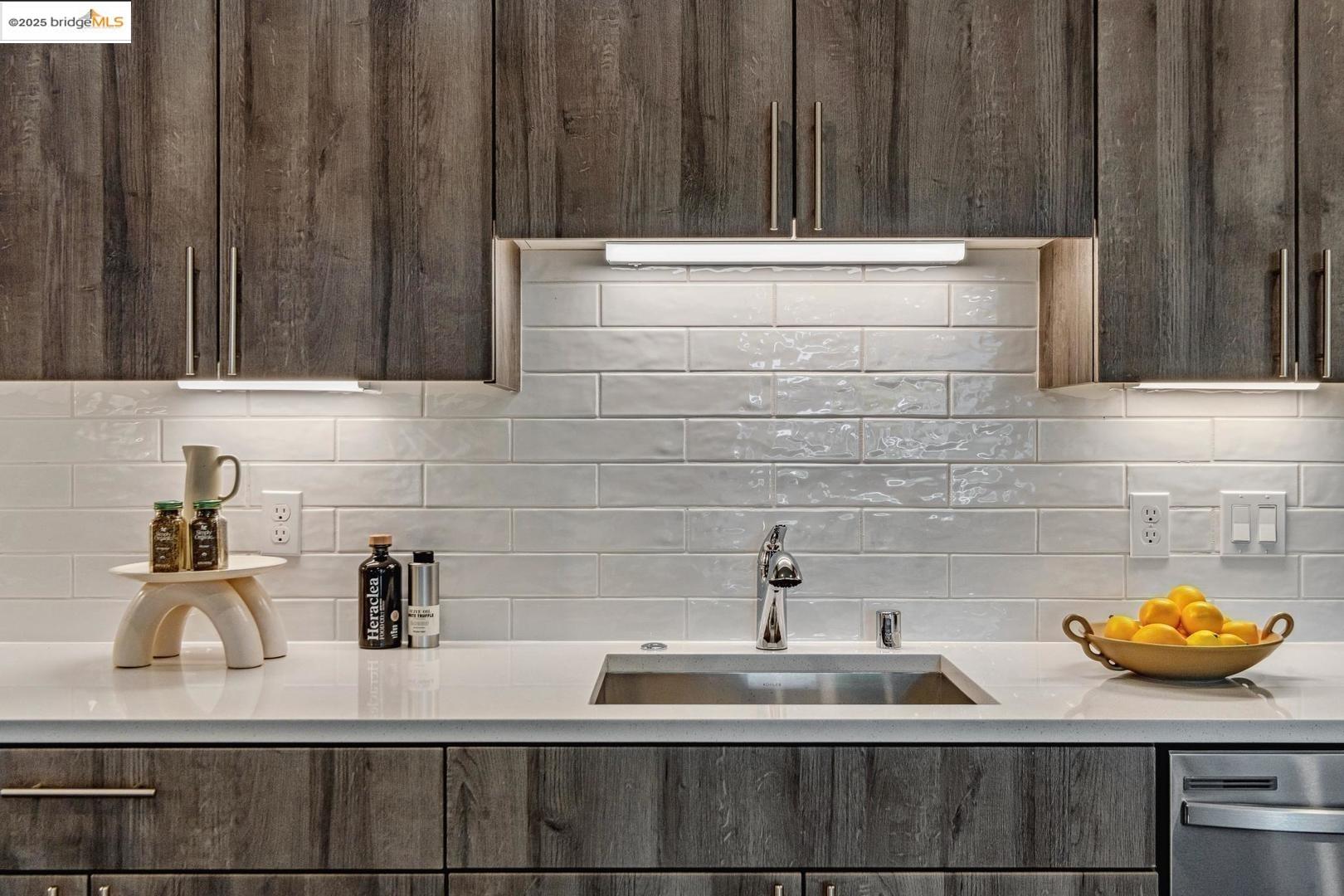 Detail Gallery Image 10 of 28 For 2400 Adeline St #303,  Oakland,  CA 94607 - 1 Beds | 1 Baths