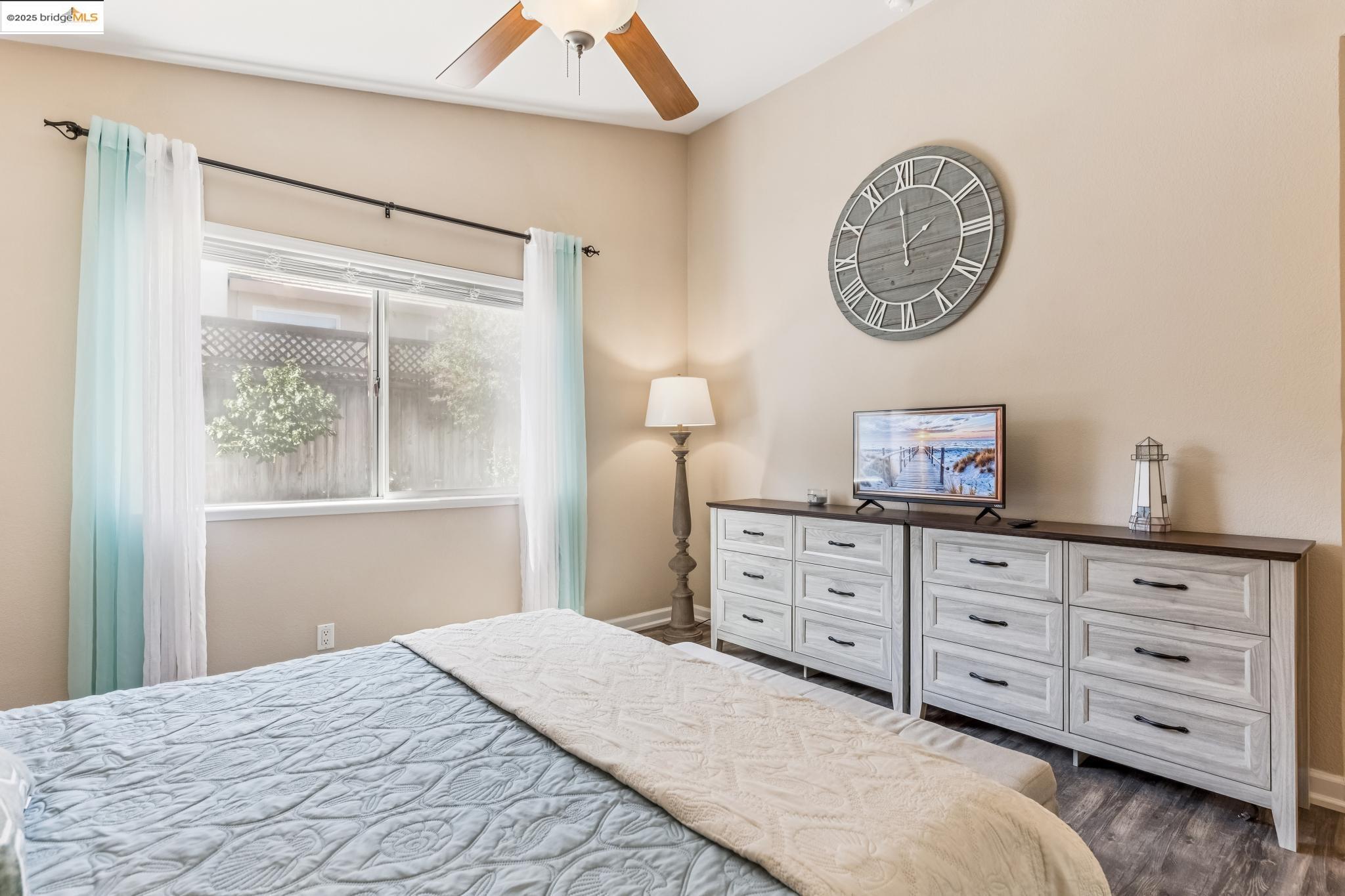 Detail Gallery Image 15 of 36 For 414 Danbury Cir, Vacaville,  CA 95687 - 4 Beds | 2 Baths