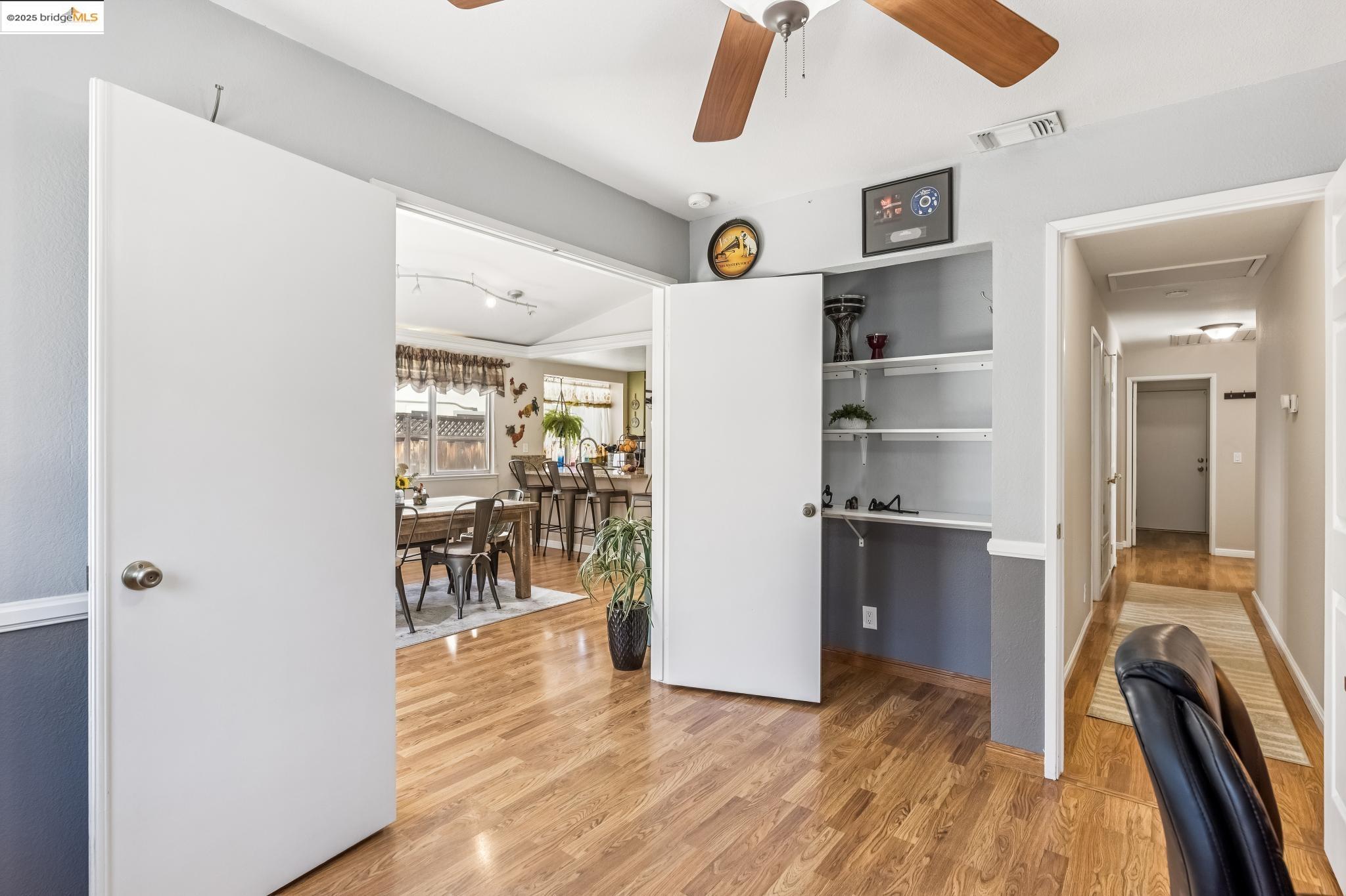 Detail Gallery Image 22 of 36 For 414 Danbury Cir, Vacaville,  CA 95687 - 4 Beds | 2 Baths