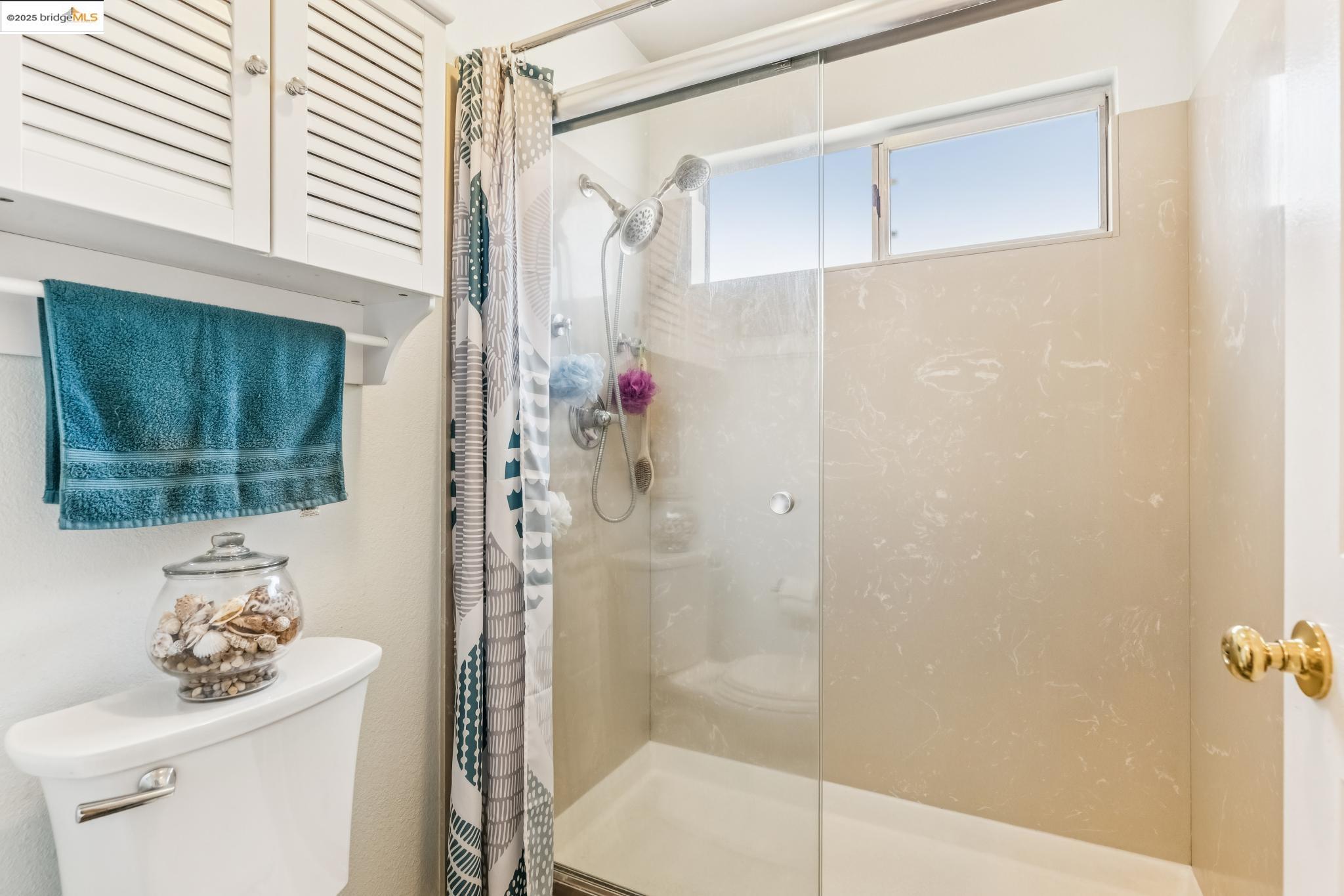 Detail Gallery Image 24 of 36 For 414 Danbury Cir, Vacaville,  CA 95687 - 4 Beds | 2 Baths