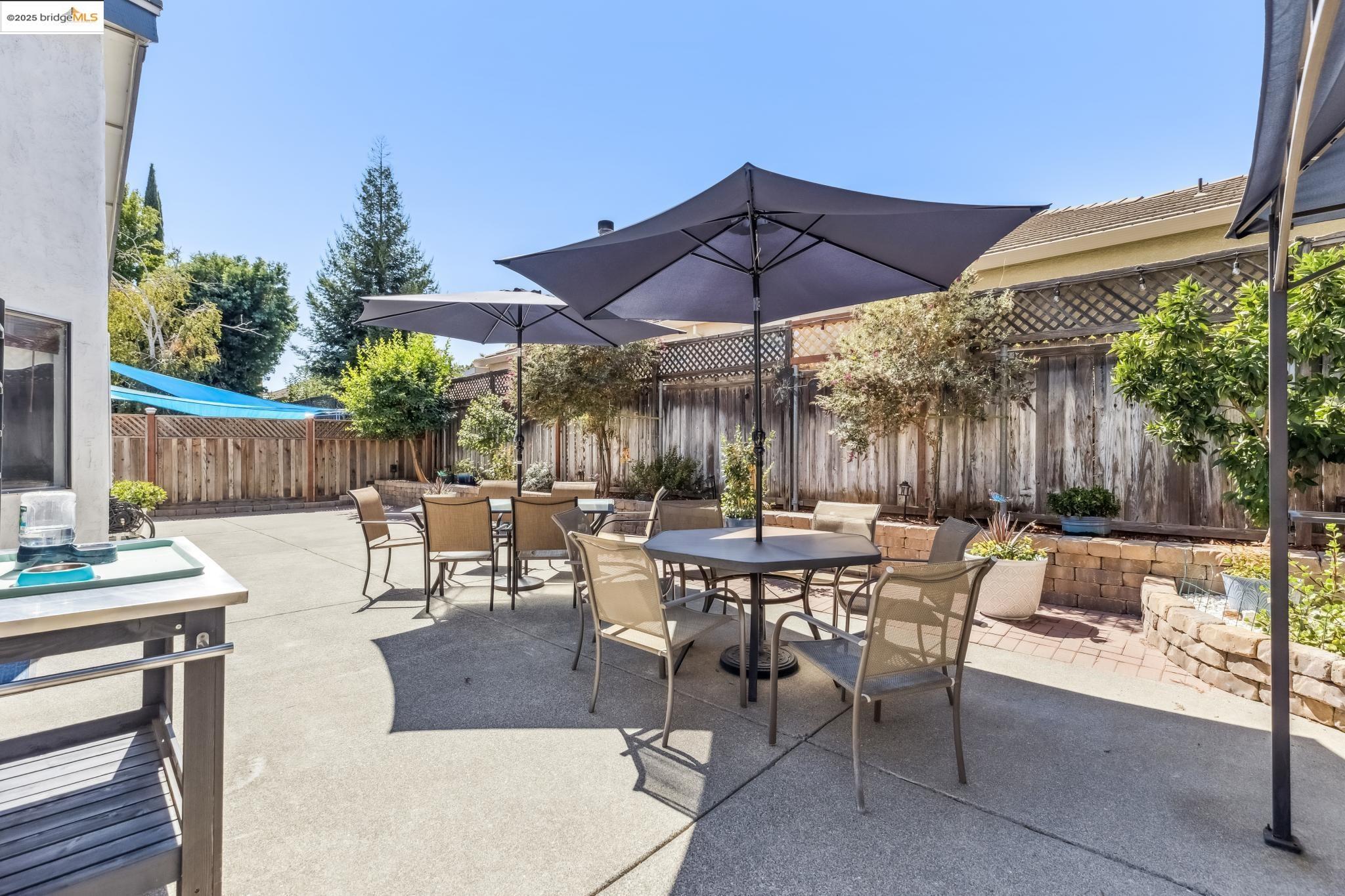 Detail Gallery Image 33 of 36 For 414 Danbury Cir, Vacaville,  CA 95687 - 4 Beds | 2 Baths