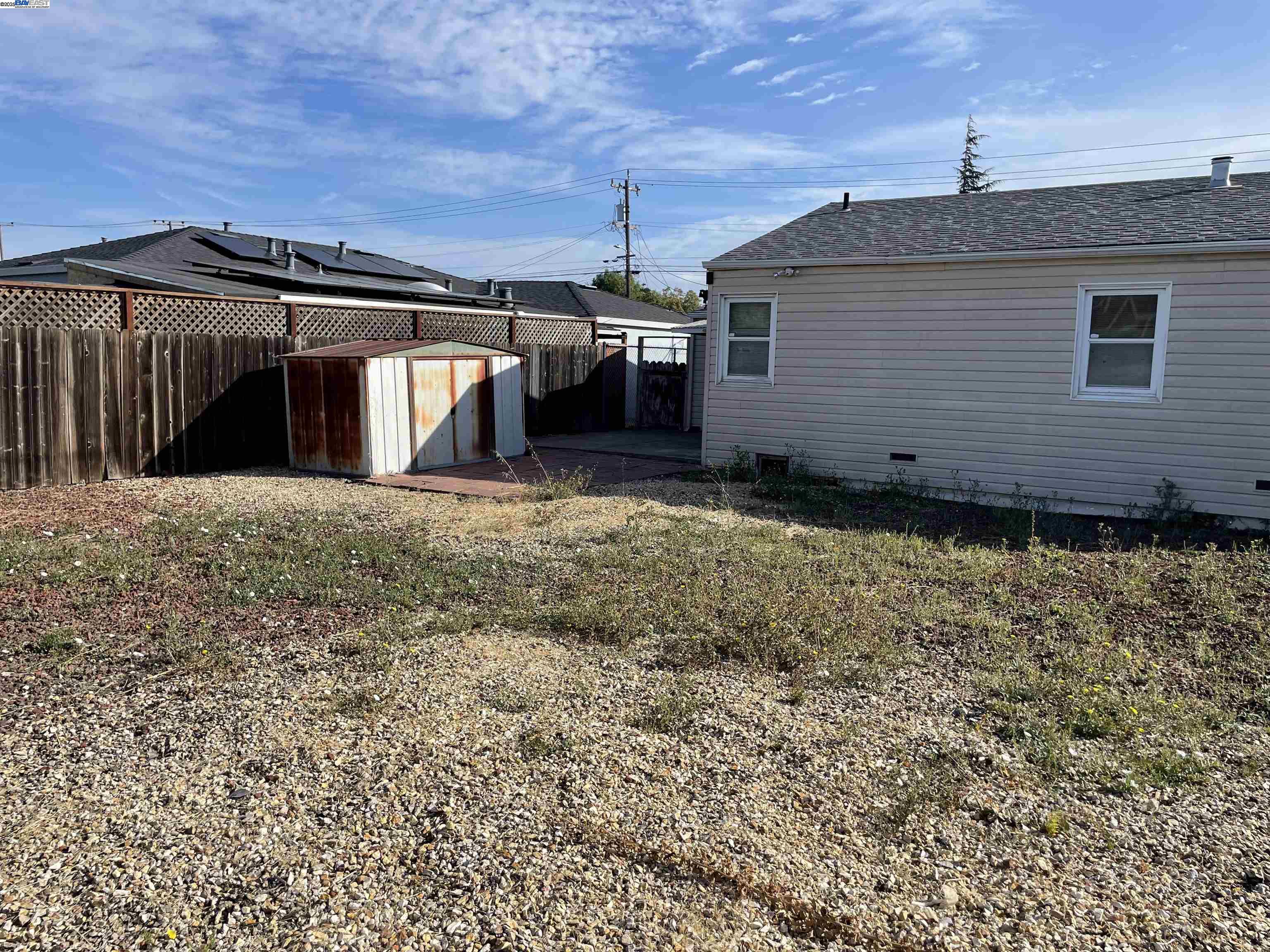 Detail Gallery Image 7 of 8 For 17069 via Chiquita, San Lorenzo,  CA 94580-2718 - 2 Beds | 1 Baths