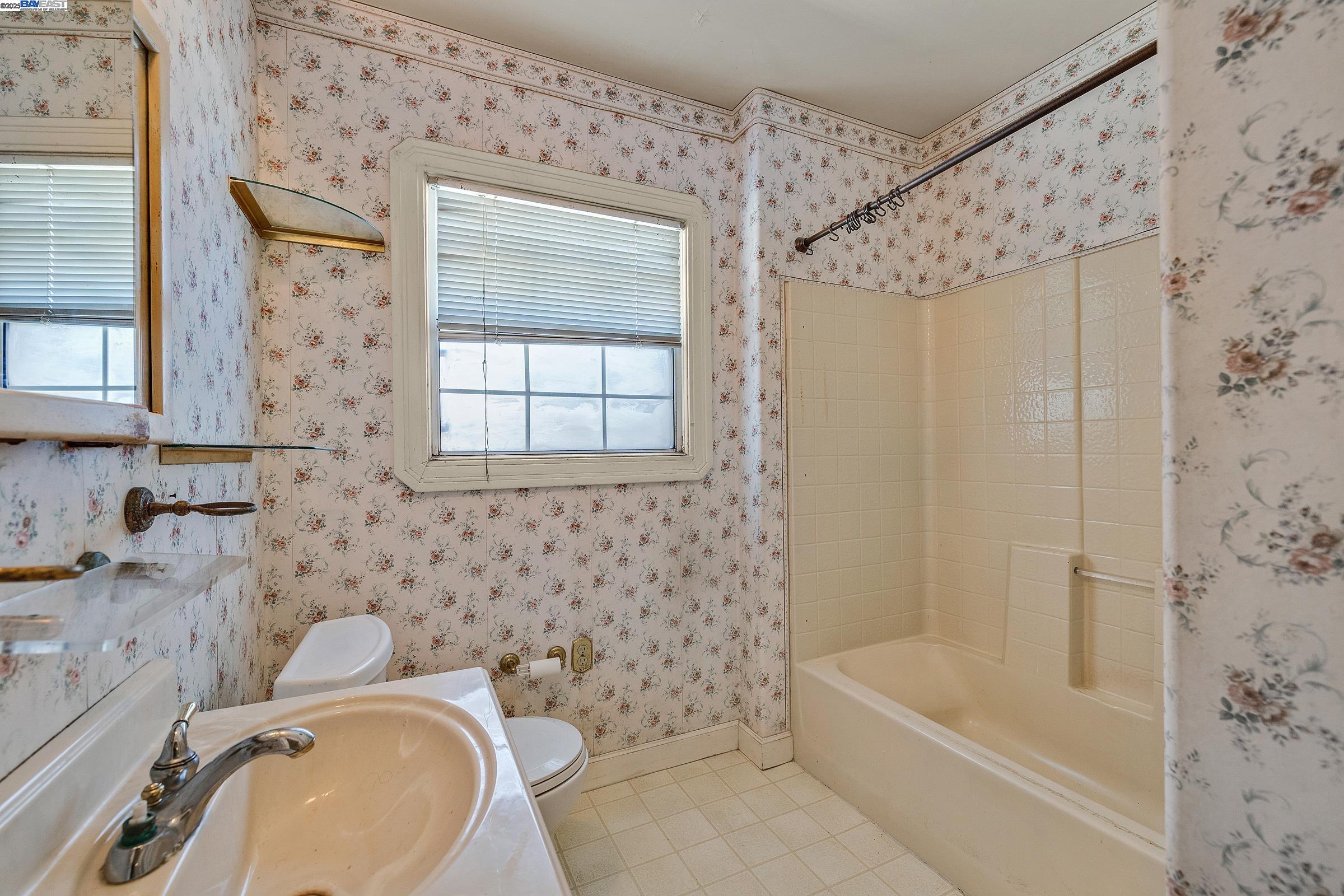 Detail Gallery Image 15 of 27 For 860 Medford Ave, Hayward,  CA 94541 - 2 Beds | 1 Baths