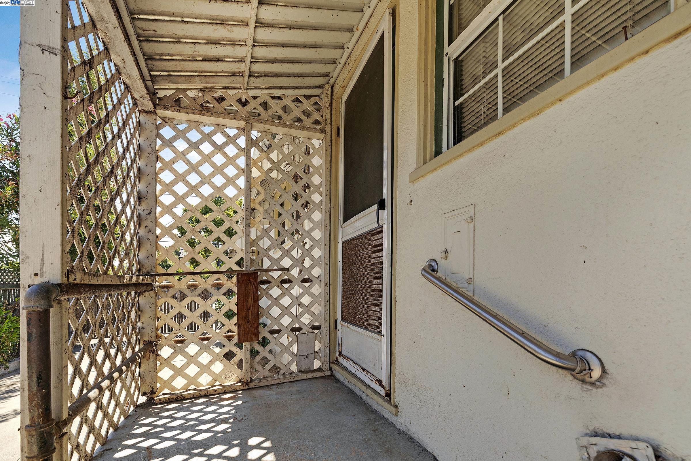 Detail Gallery Image 20 of 27 For 860 Medford Ave, Hayward,  CA 94541 - 2 Beds | 1 Baths