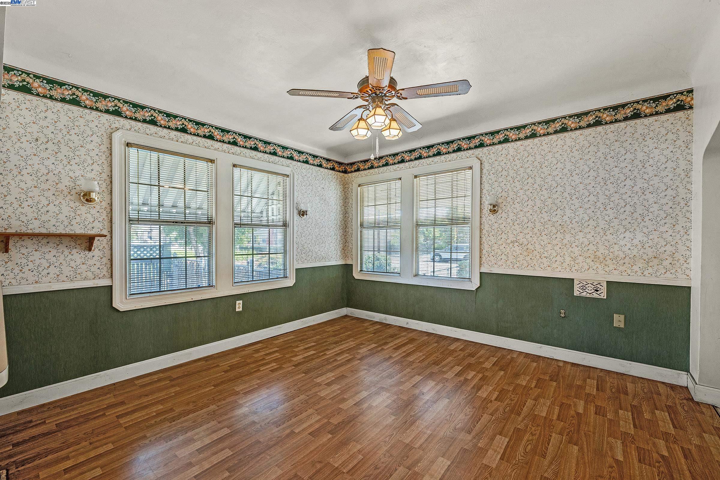 Detail Gallery Image 6 of 27 For 860 Medford Ave, Hayward,  CA 94541 - 2 Beds | 1 Baths