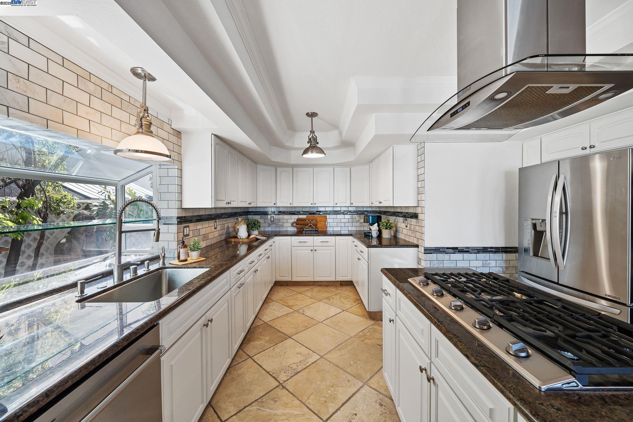 Detail Gallery Image 17 of 58 For 5763 Drakes Dr, Discovery Bay,  CA 94505-8381 - 6 Beds | 4 Baths