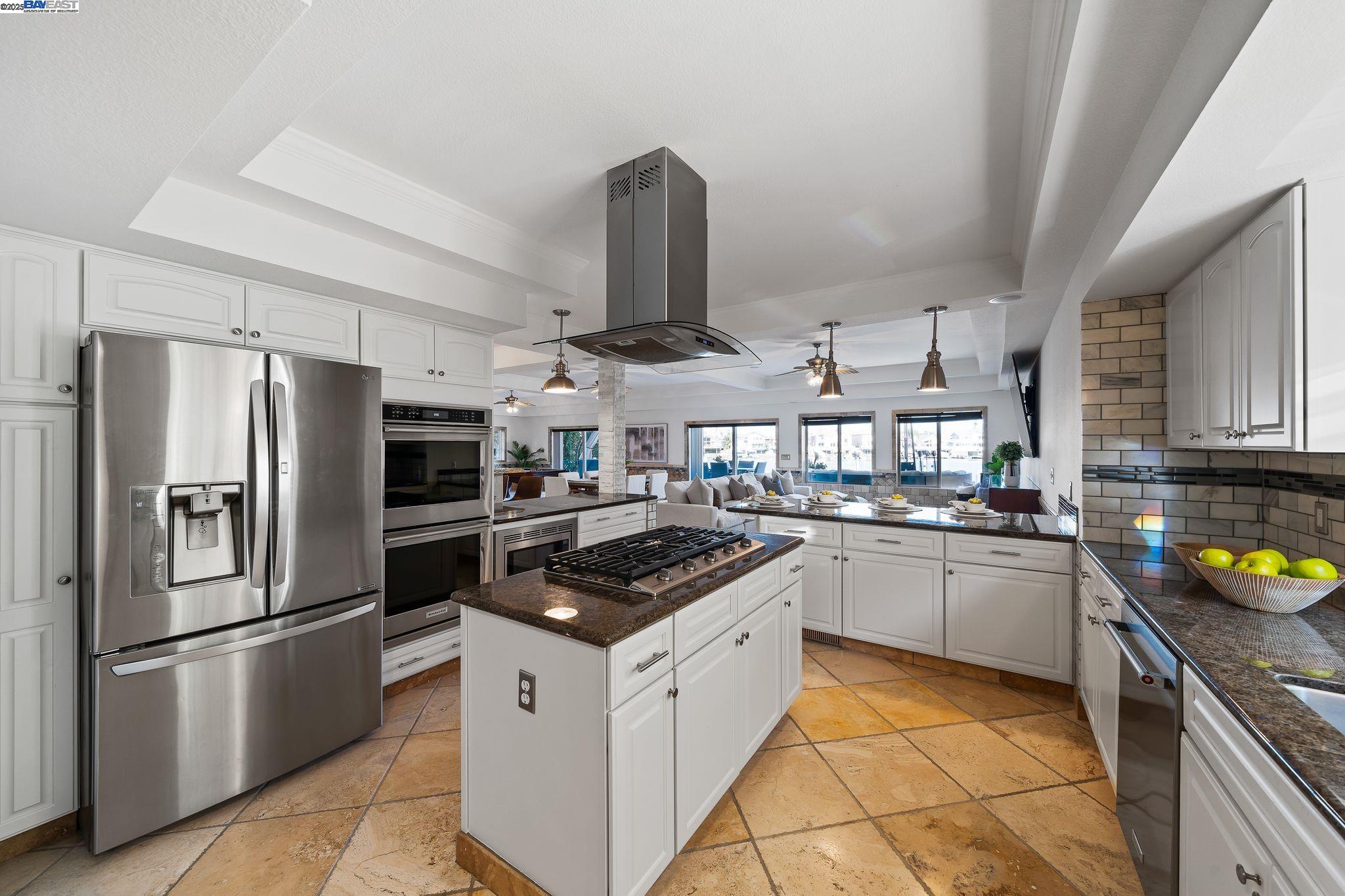 Detail Gallery Image 18 of 58 For 5763 Drakes Dr, Discovery Bay,  CA 94505-8381 - 6 Beds | 4 Baths