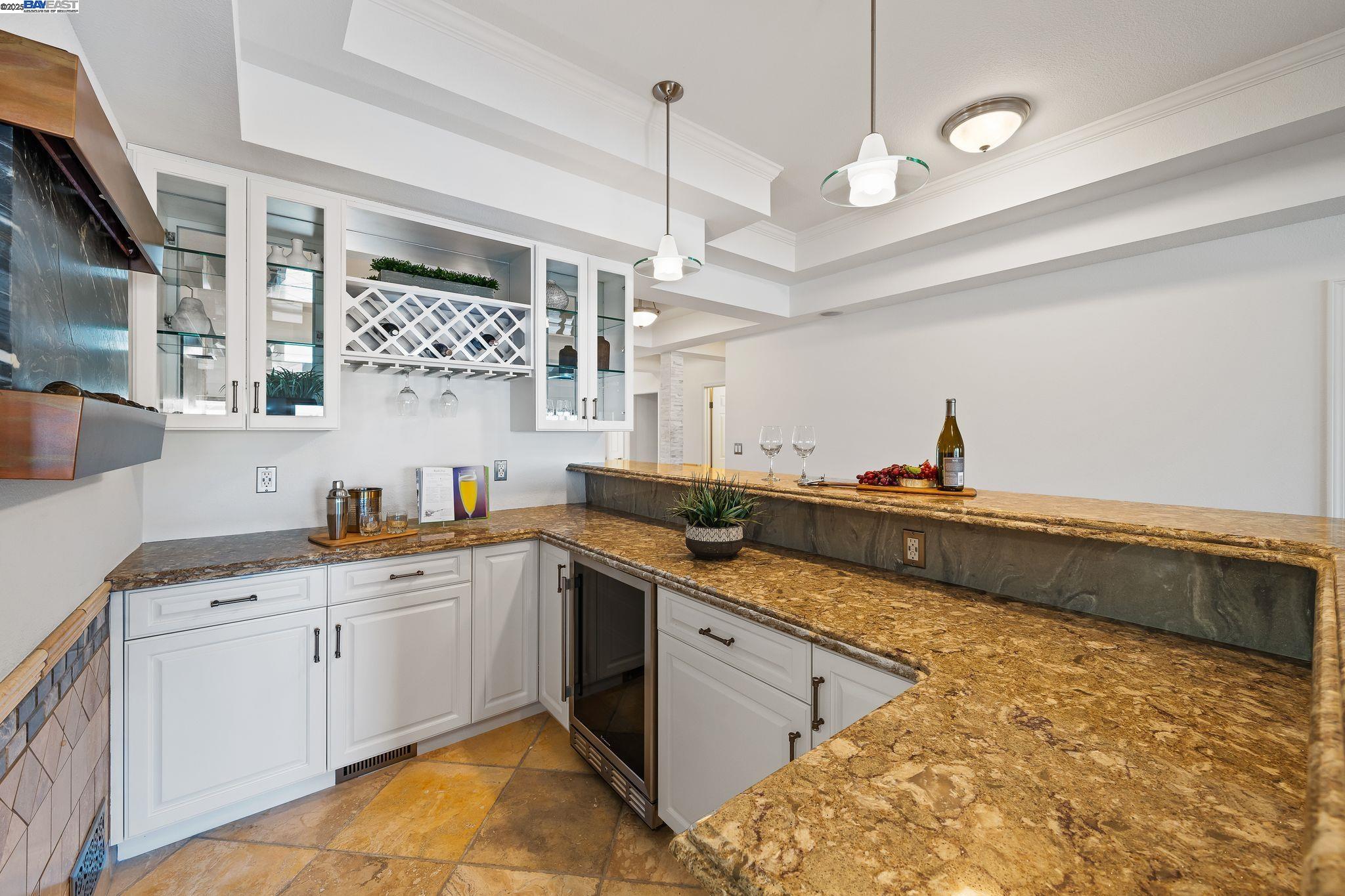 Detail Gallery Image 5 of 58 For 5763 Drakes Dr, Discovery Bay,  CA 94505-8381 - 6 Beds | 4 Baths