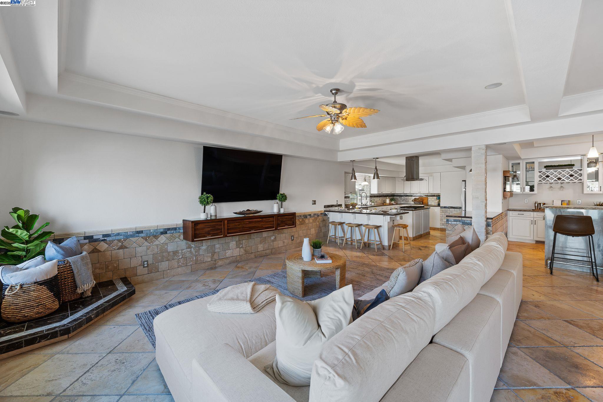 Detail Gallery Image 8 of 58 For 5763 Drakes Dr, Discovery Bay,  CA 94505-8381 - 6 Beds | 4 Baths