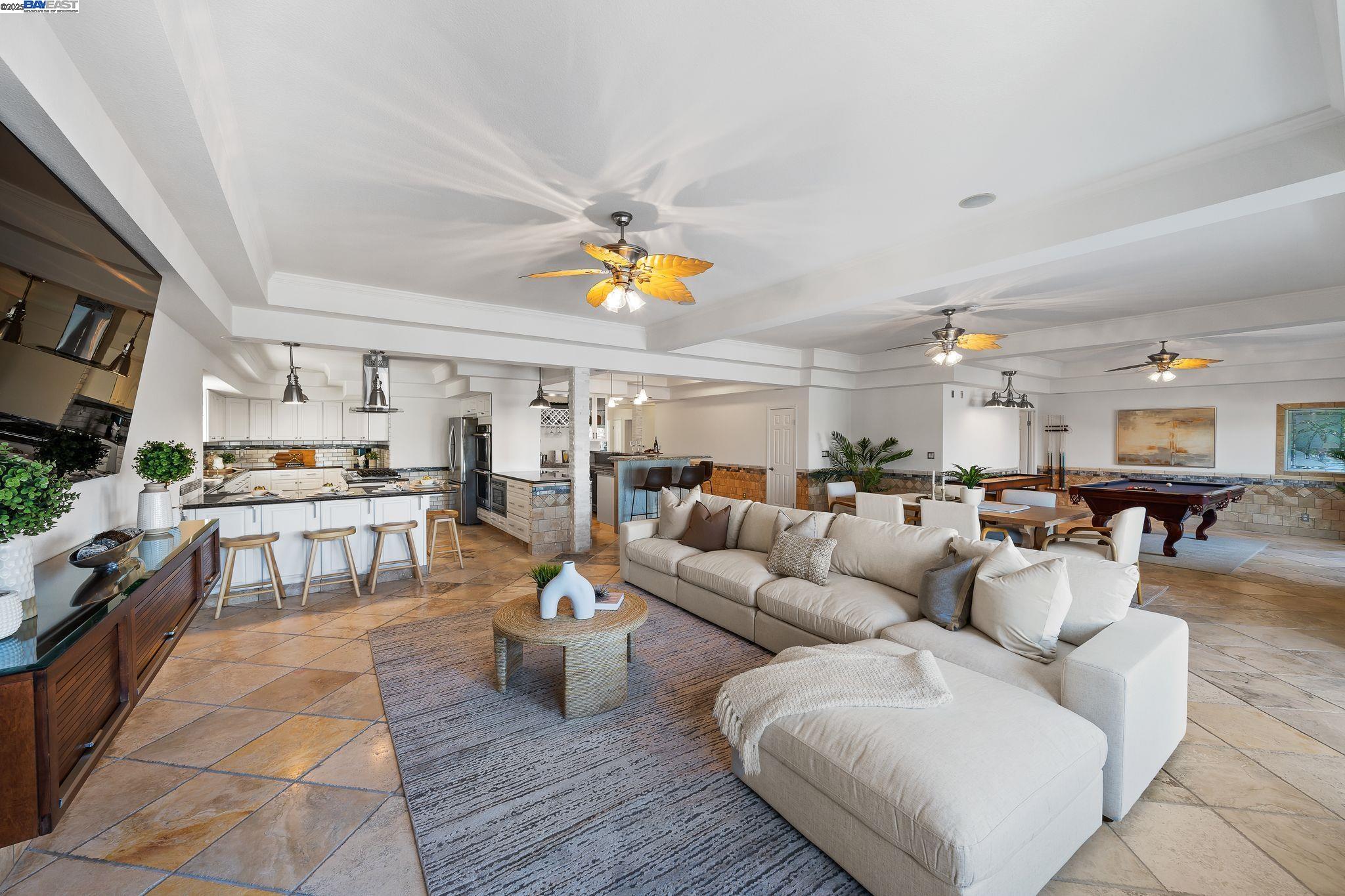 Detail Gallery Image 9 of 58 For 5763 Drakes Dr, Discovery Bay,  CA 94505-8381 - 6 Beds | 4 Baths