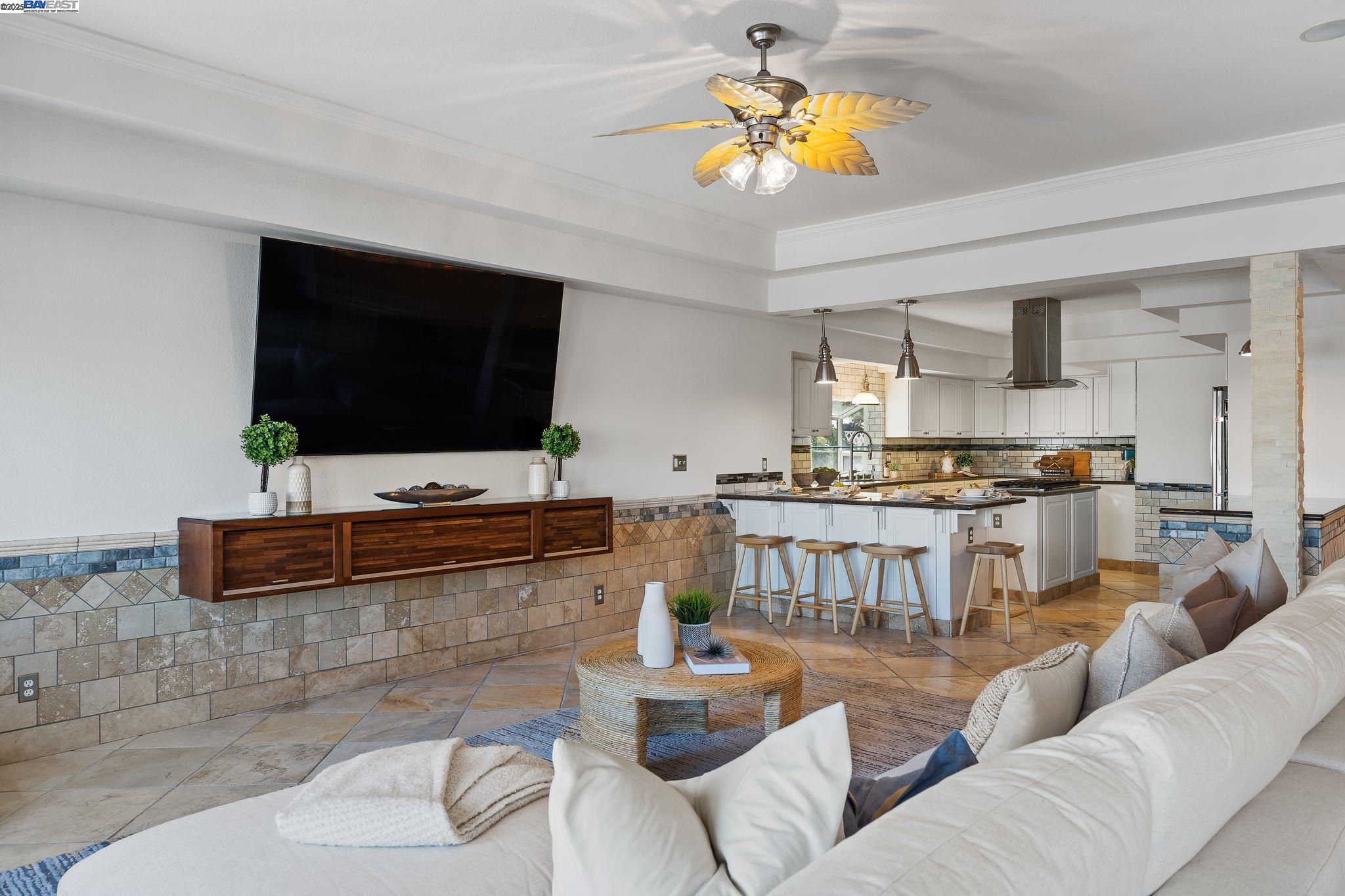 Detail Gallery Image 10 of 58 For 5763 Drakes Dr, Discovery Bay,  CA 94505-8381 - 6 Beds | 4 Baths