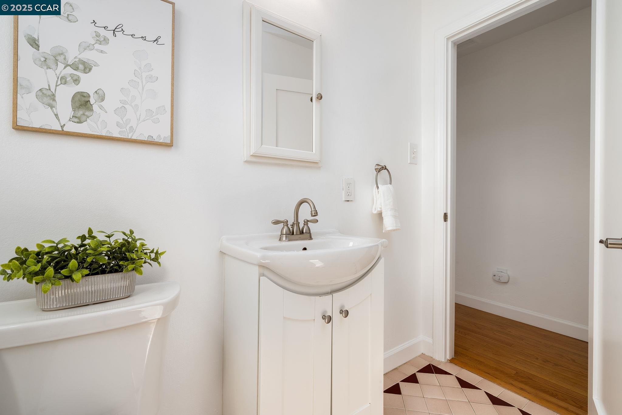 Detail Gallery Image 19 of 45 For 15009 Kesterson St, San Leandro,  CA 94579 - 2 Beds | 1/1 Baths