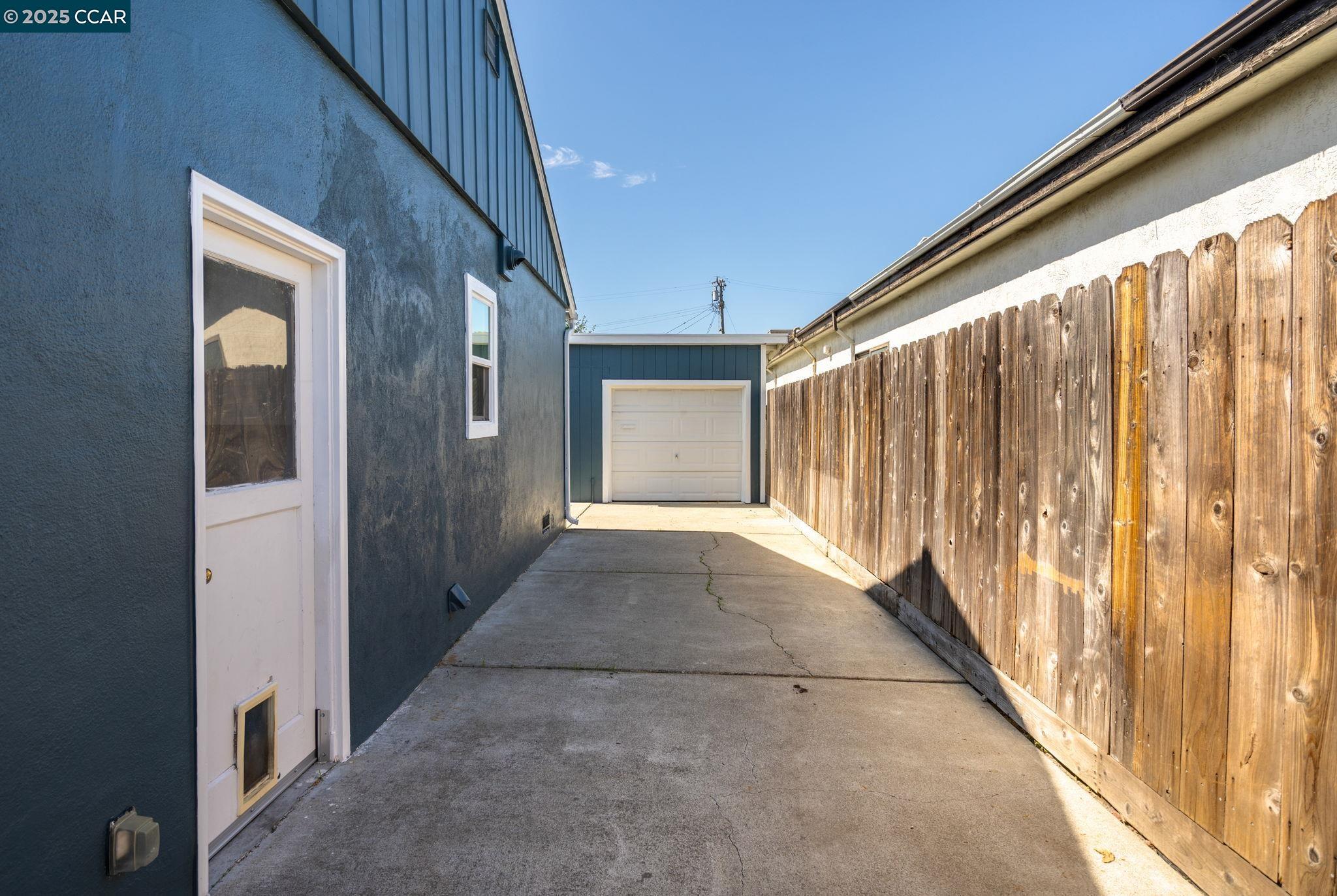 Detail Gallery Image 27 of 45 For 15009 Kesterson St, San Leandro,  CA 94579 - 2 Beds | 1/1 Baths