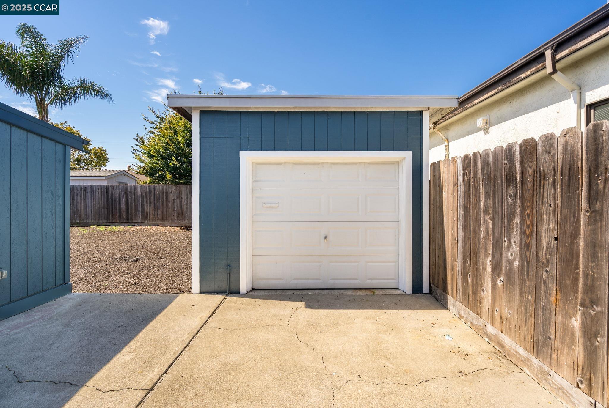 Detail Gallery Image 30 of 45 For 15009 Kesterson St, San Leandro,  CA 94579 - 2 Beds | 1/1 Baths