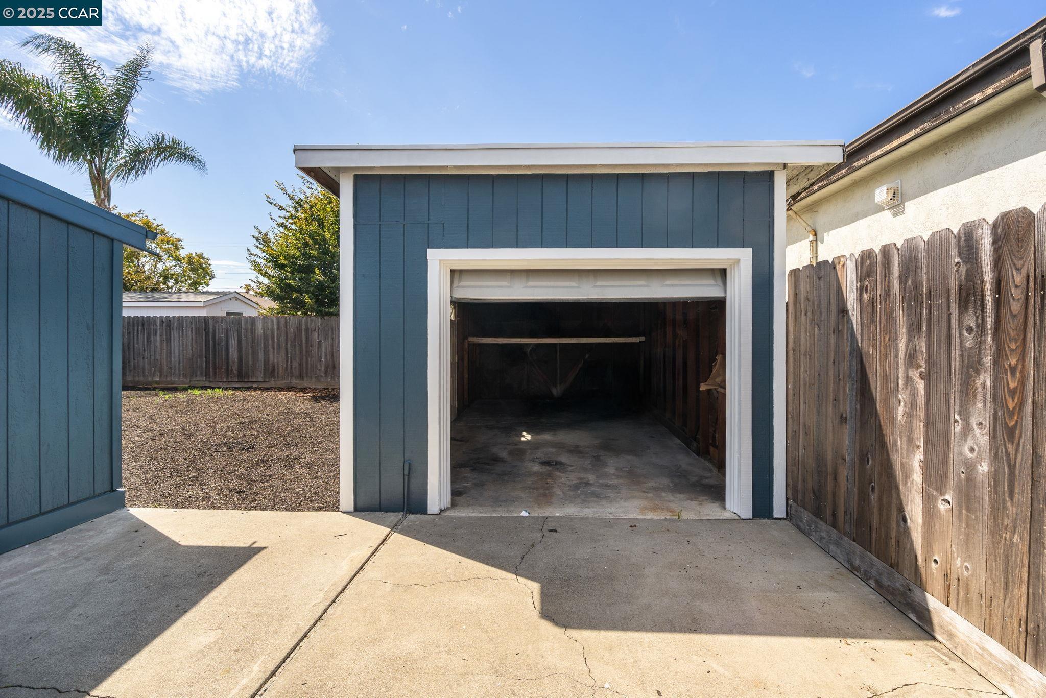 Detail Gallery Image 31 of 45 For 15009 Kesterson St, San Leandro,  CA 94579 - 2 Beds | 1/1 Baths