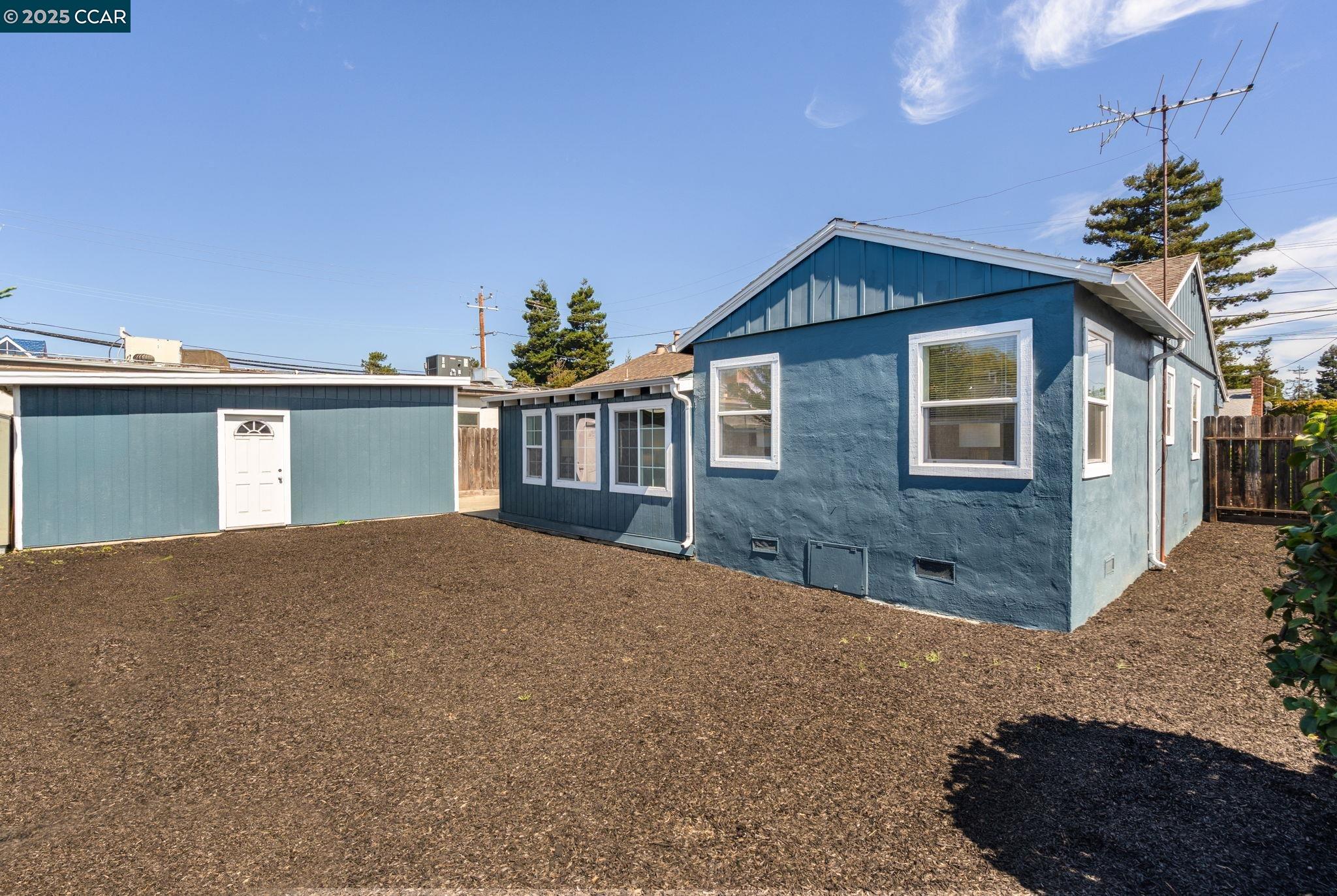 Detail Gallery Image 36 of 45 For 15009 Kesterson St, San Leandro,  CA 94579 - 2 Beds | 1/1 Baths