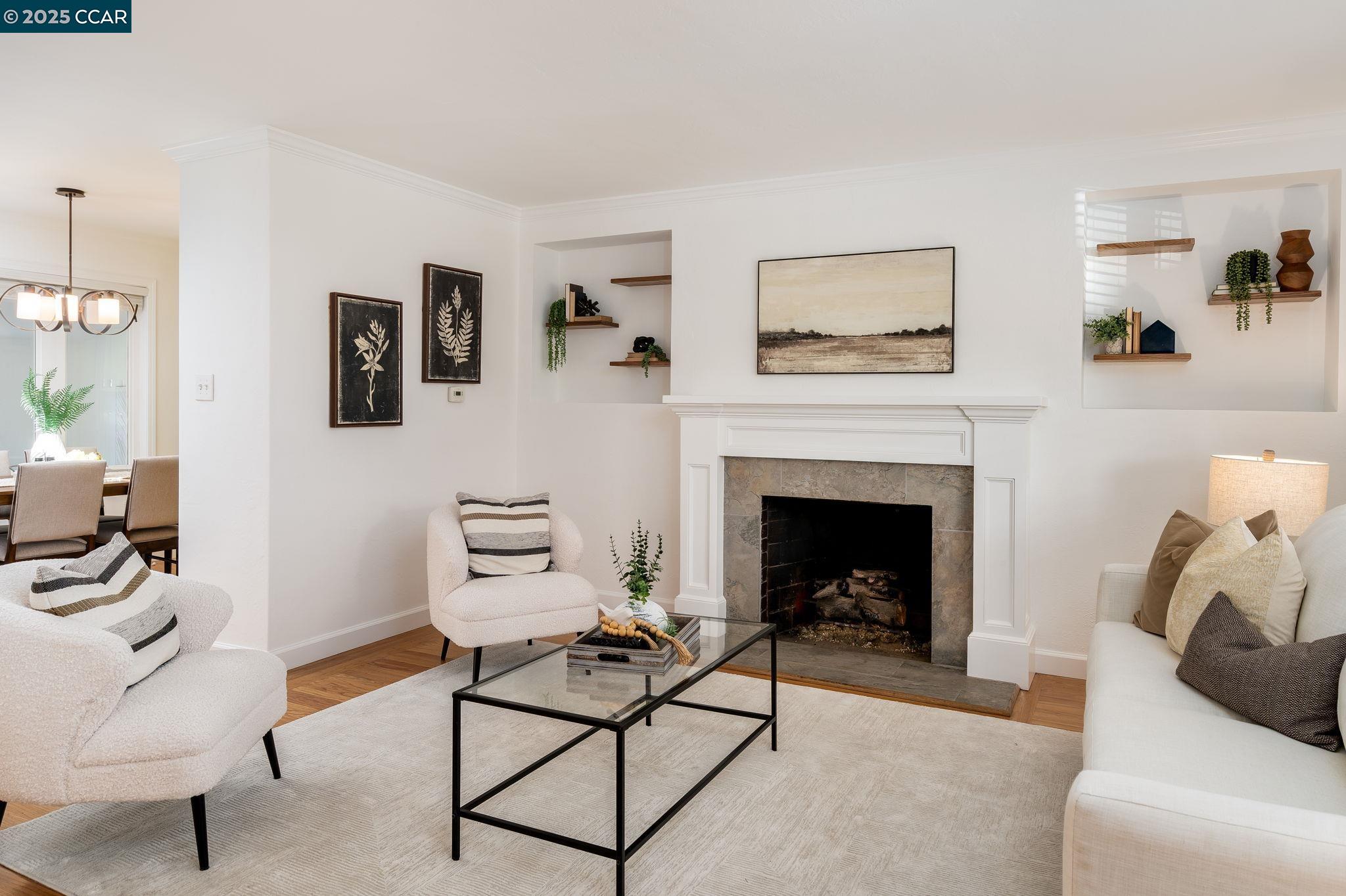 Detail Gallery Image 5 of 45 For 15009 Kesterson St, San Leandro,  CA 94579 - 2 Beds | 1/1 Baths