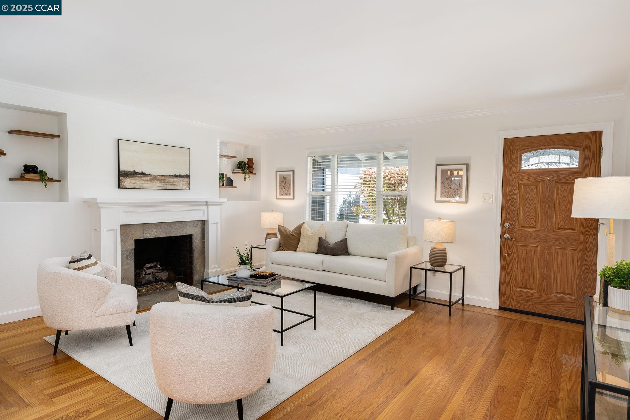 Detail Gallery Image 6 of 45 For 15009 Kesterson St, San Leandro,  CA 94579 - 2 Beds | 1/1 Baths