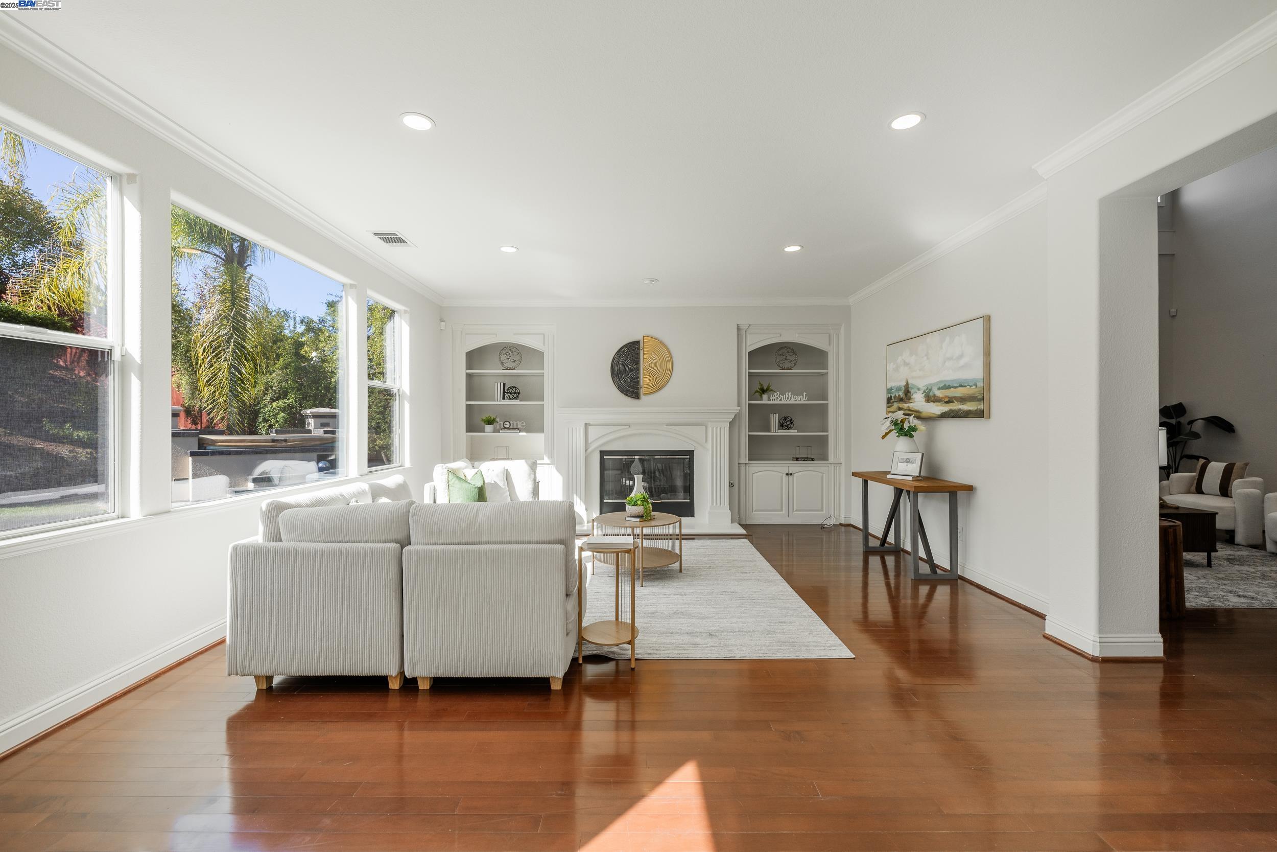 Detail Gallery Image 11 of 49 For 2626 Carmella Ct, San Jose,  CA 95135 - 6 Beds | 4/1 Baths