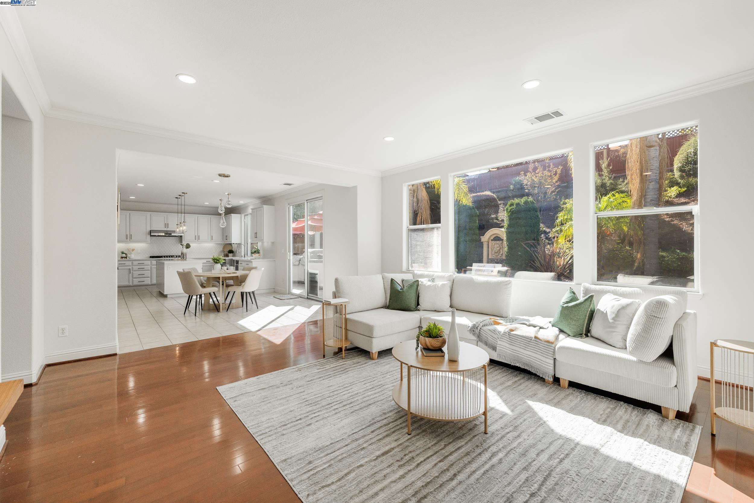 Detail Gallery Image 12 of 49 For 2626 Carmella Ct, San Jose,  CA 95135 - 6 Beds | 4/1 Baths