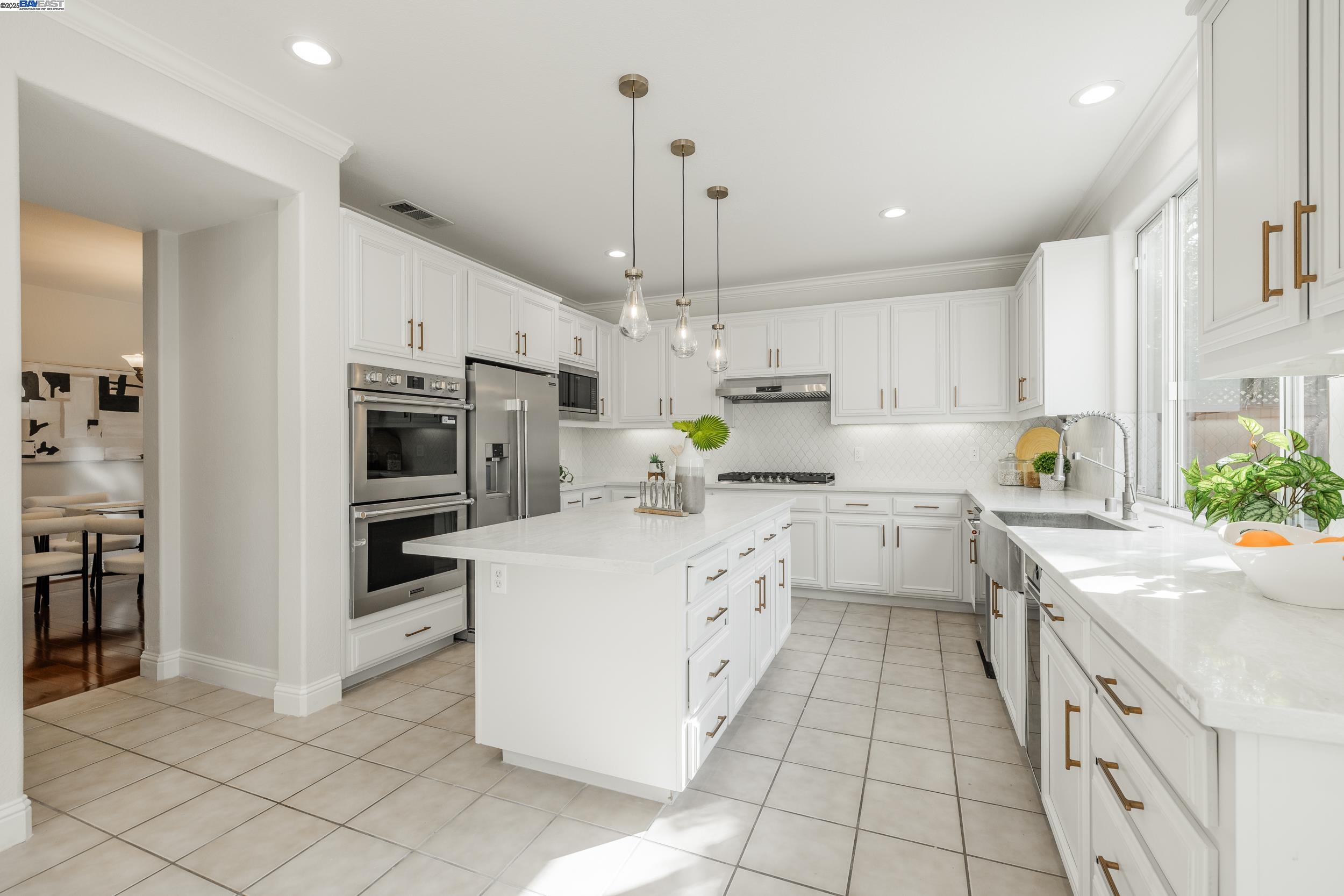 Detail Gallery Image 14 of 49 For 2626 Carmella Ct, San Jose,  CA 95135 - 6 Beds | 4/1 Baths