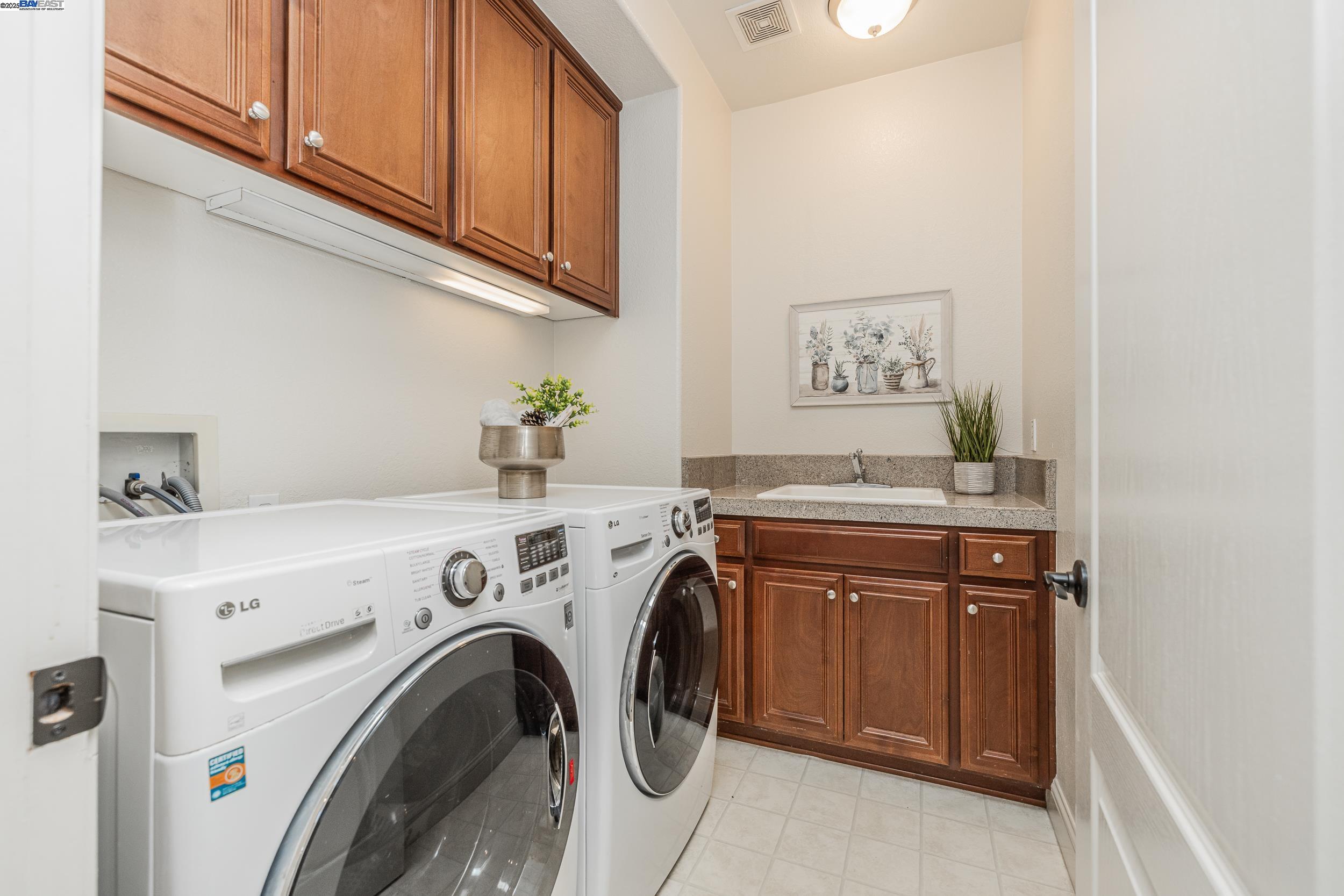 Detail Gallery Image 28 of 49 For 2626 Carmella Ct, San Jose,  CA 95135 - 6 Beds | 4/1 Baths
