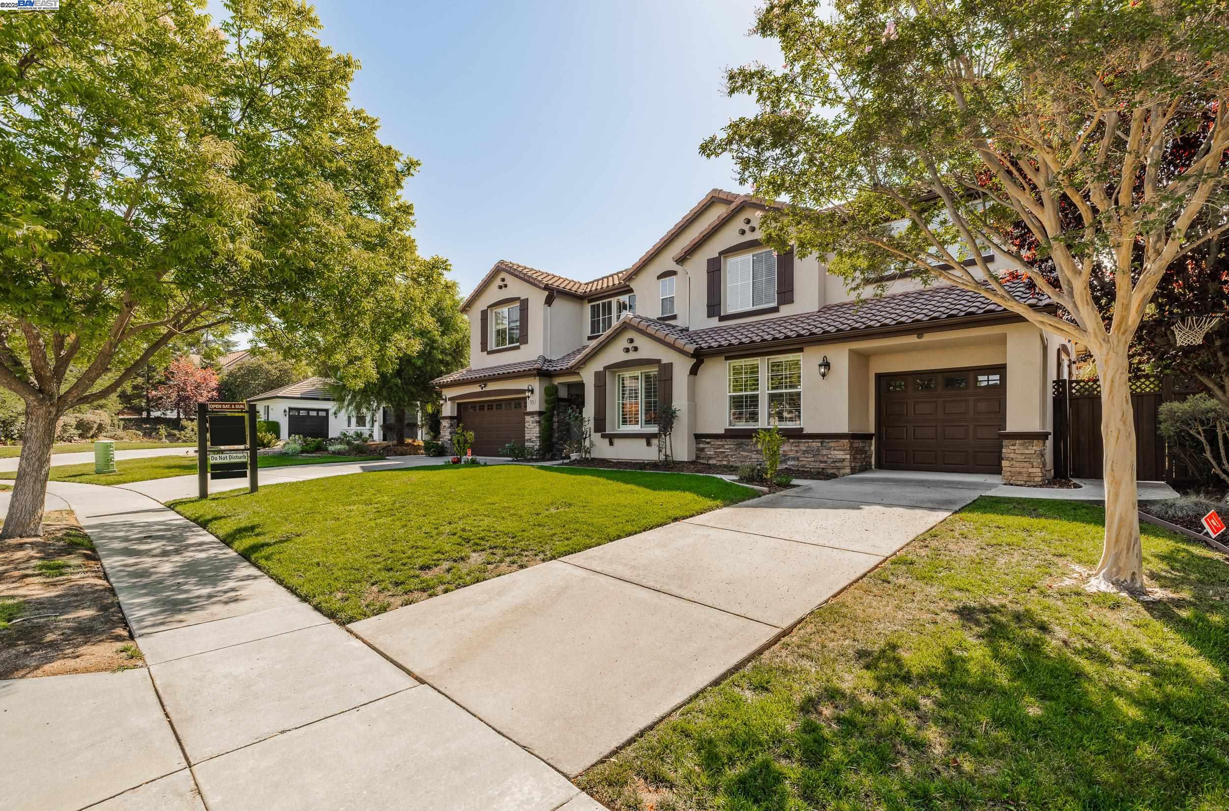 Detail Gallery Image 6 of 49 For 2626 Carmella Ct, San Jose,  CA 95135 - 6 Beds | 4/1 Baths