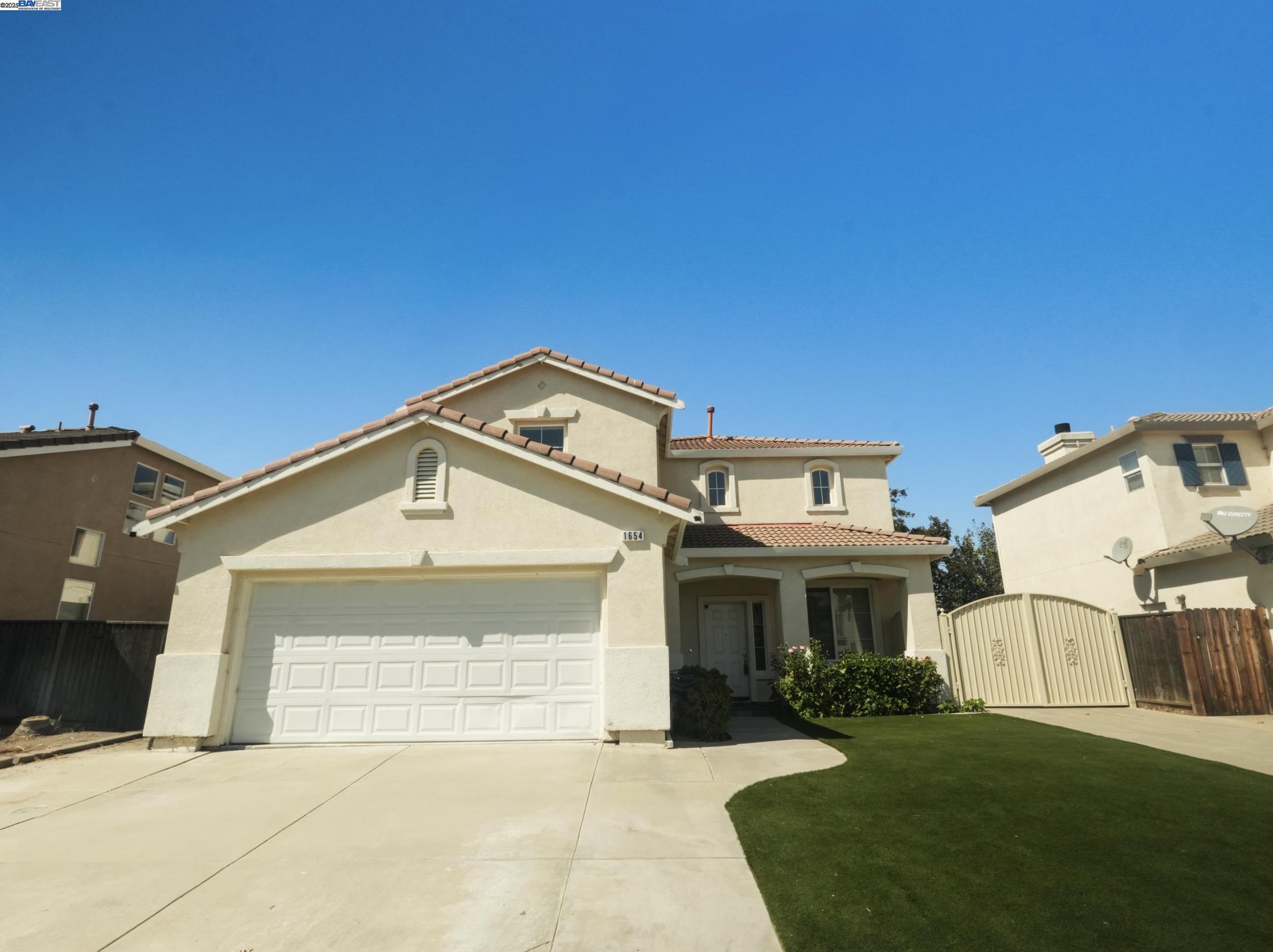Detail Gallery Image 1 of 42 For 1654 Gloria Circle, Tracy,  CA 95377-7205 - 4 Beds | 3 Baths