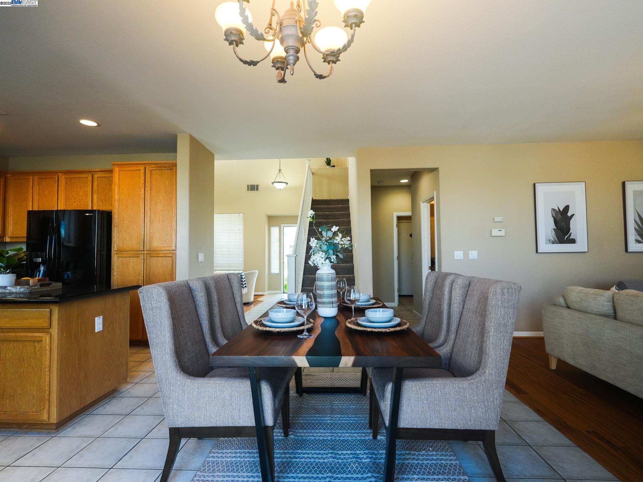 Detail Gallery Image 12 of 42 For 1654 Gloria Circle, Tracy,  CA 95377-7205 - 4 Beds | 3 Baths