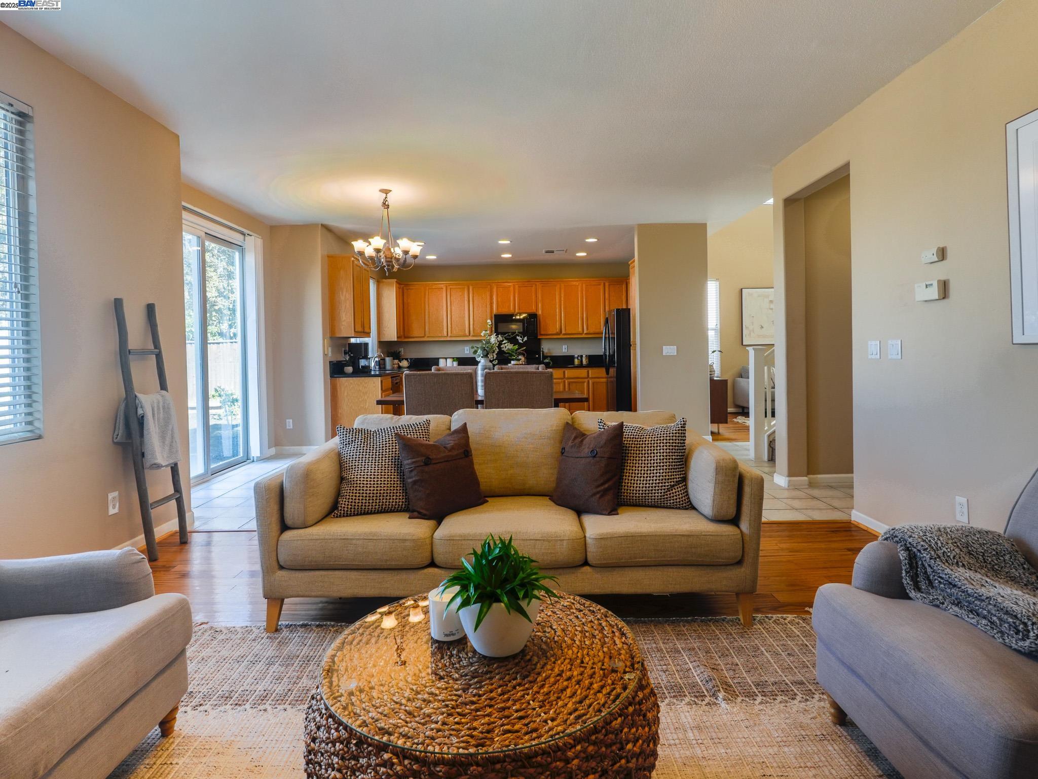Detail Gallery Image 15 of 42 For 1654 Gloria Circle, Tracy,  CA 95377-7205 - 4 Beds | 3 Baths