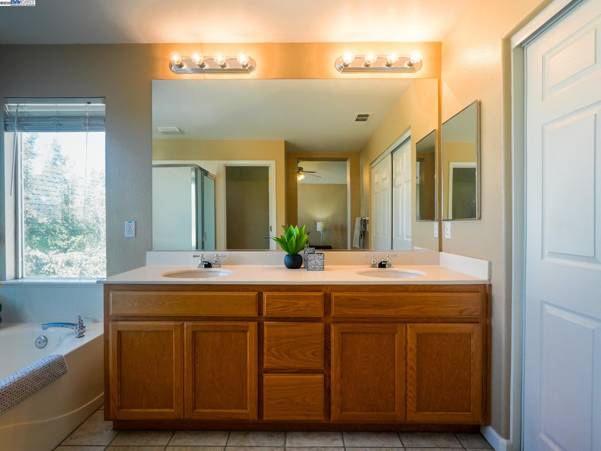 Detail Gallery Image 23 of 42 For 1654 Gloria Circle, Tracy,  CA 95377-7205 - 4 Beds | 3 Baths