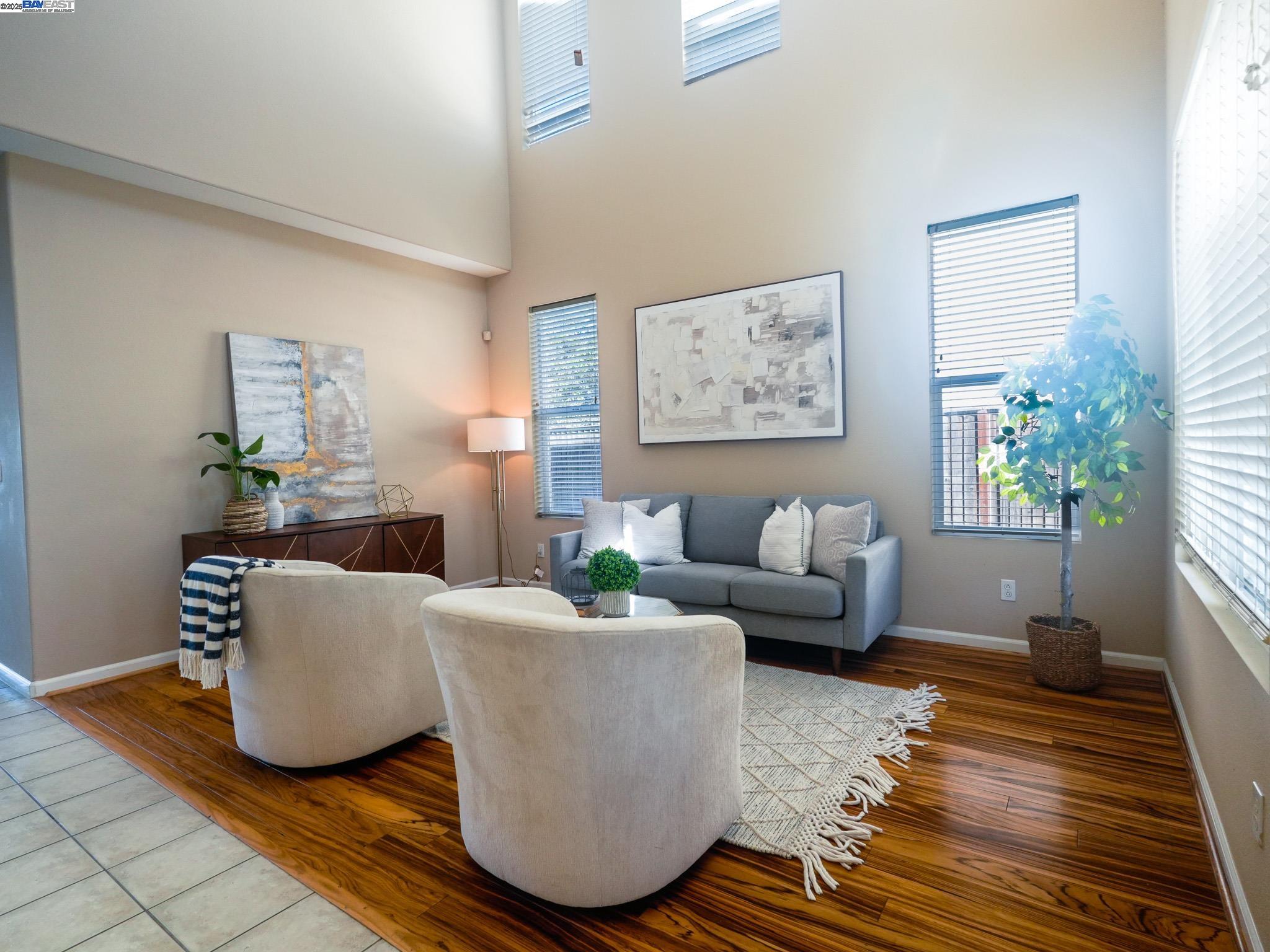 Detail Gallery Image 4 of 42 For 1654 Gloria Circle, Tracy,  CA 95377-7205 - 4 Beds | 3 Baths