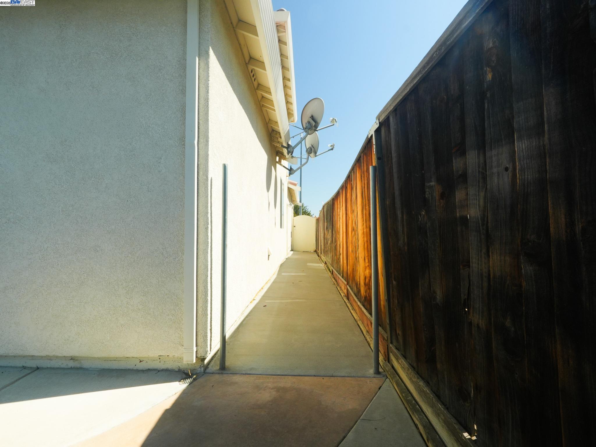Detail Gallery Image 40 of 42 For 1654 Gloria Circle, Tracy,  CA 95377-7205 - 4 Beds | 3 Baths