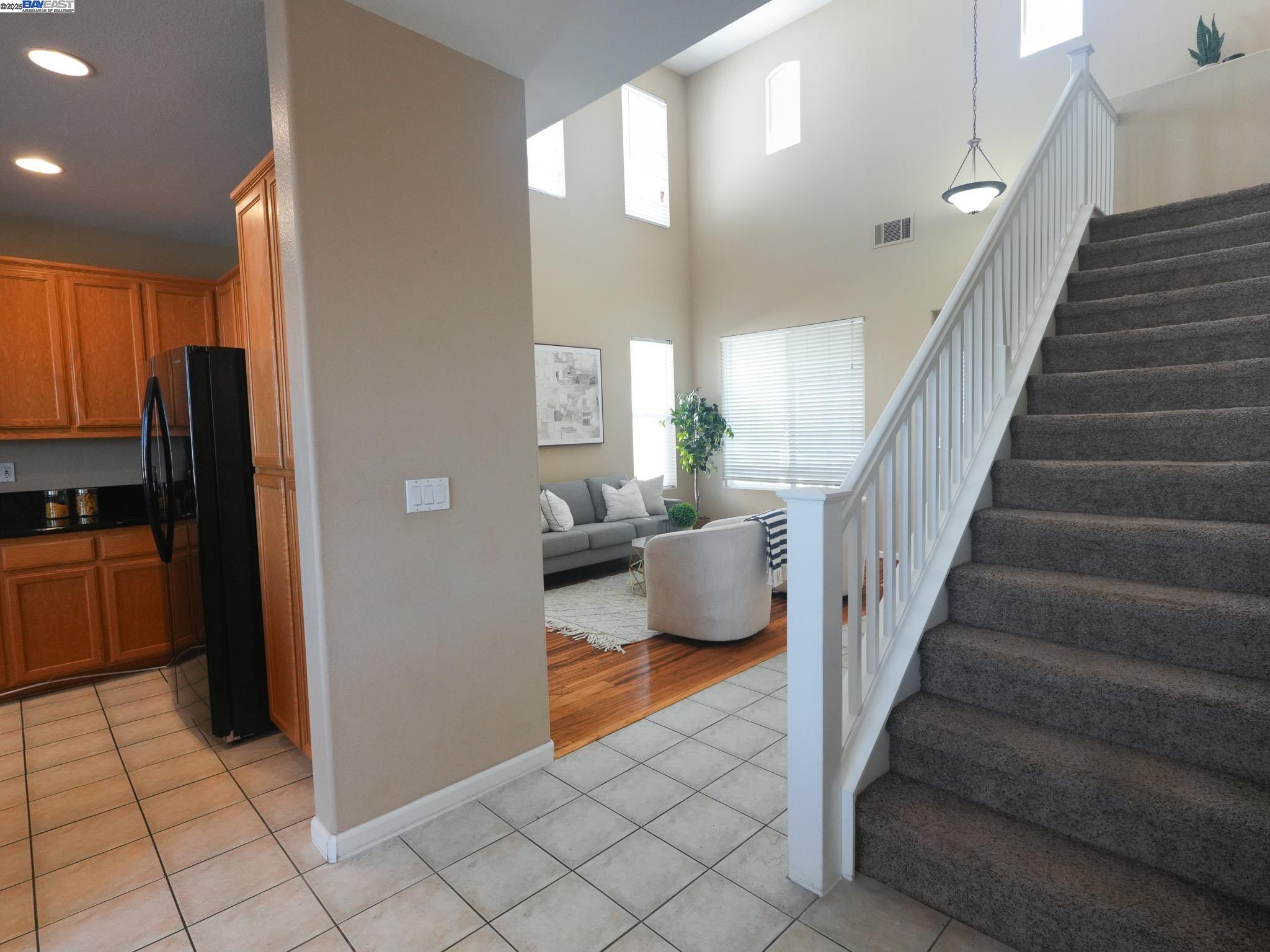 Detail Gallery Image 7 of 42 For 1654 Gloria Circle, Tracy,  CA 95377-7205 - 4 Beds | 3 Baths